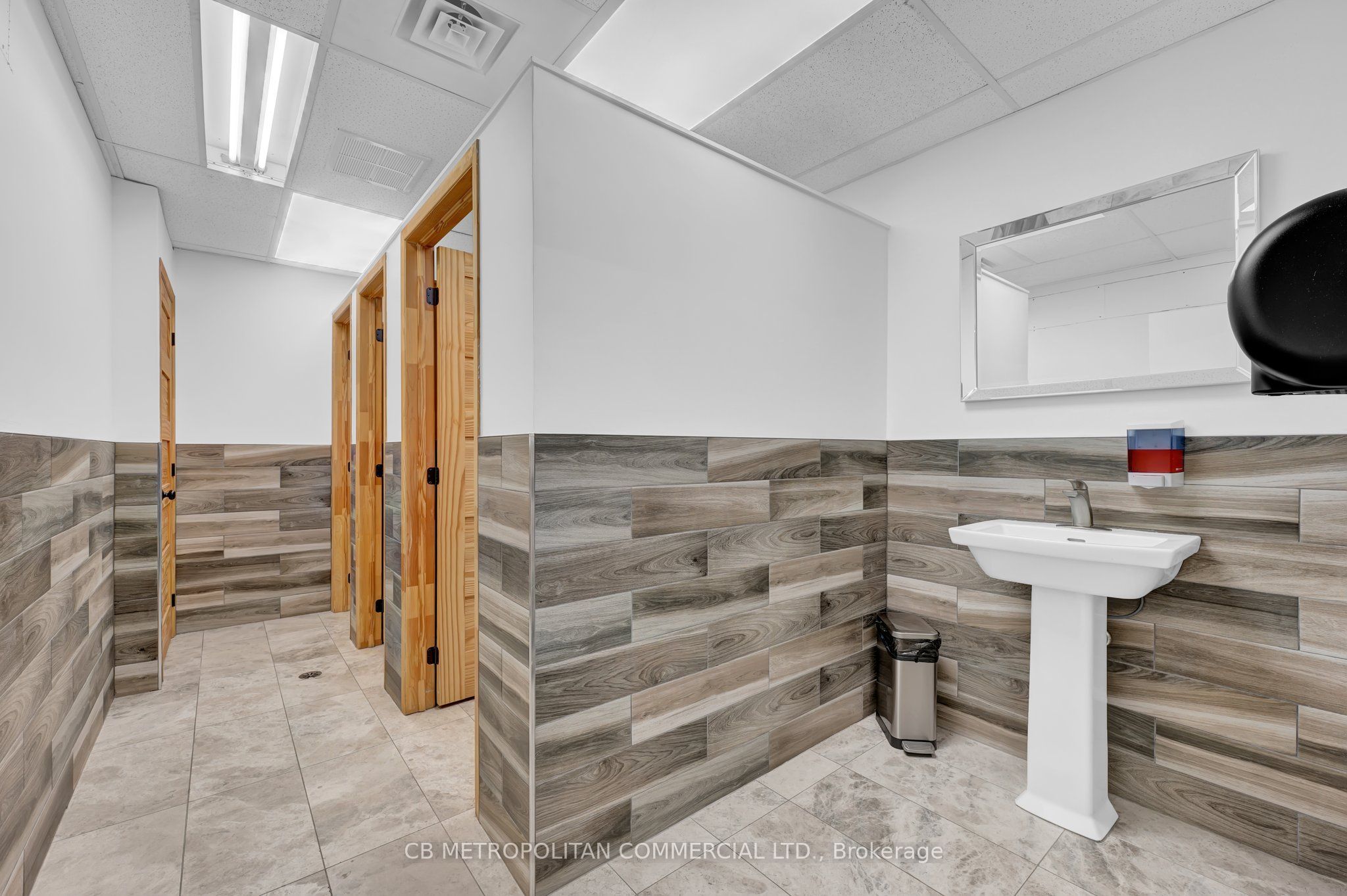 150 Beverley Street 1 Property Photo 9