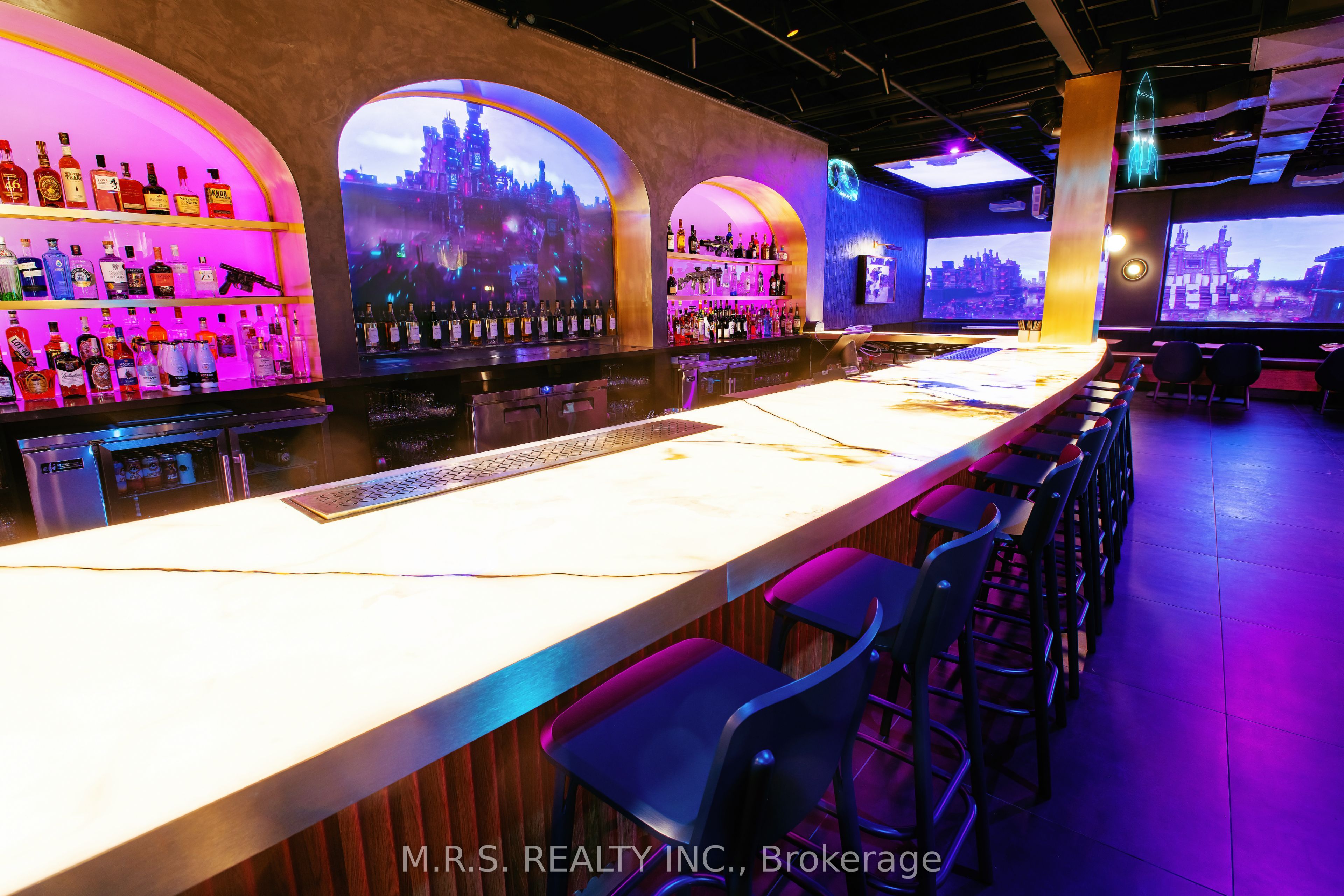 739 Queen Street W 2nd Floor Property Photo 1