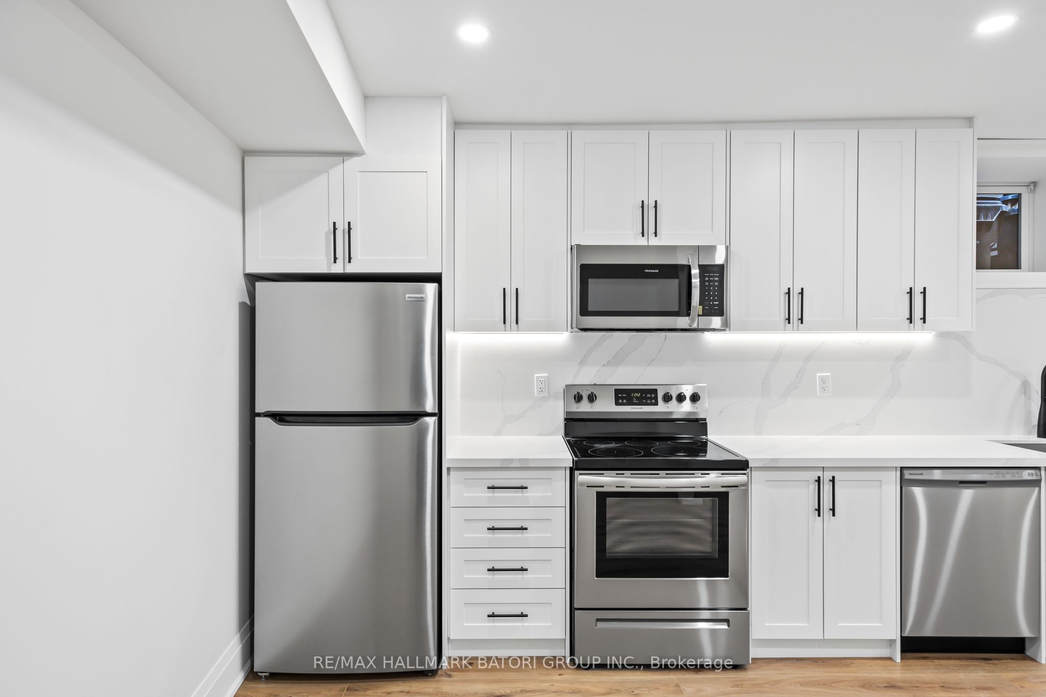 18 Keewatin Avenue Lower Property Photo 10