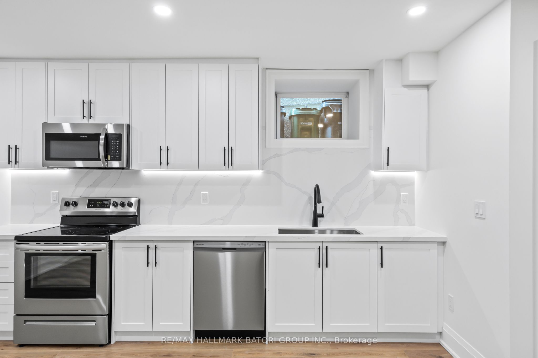 18 Keewatin Avenue Lower Property Photo 11