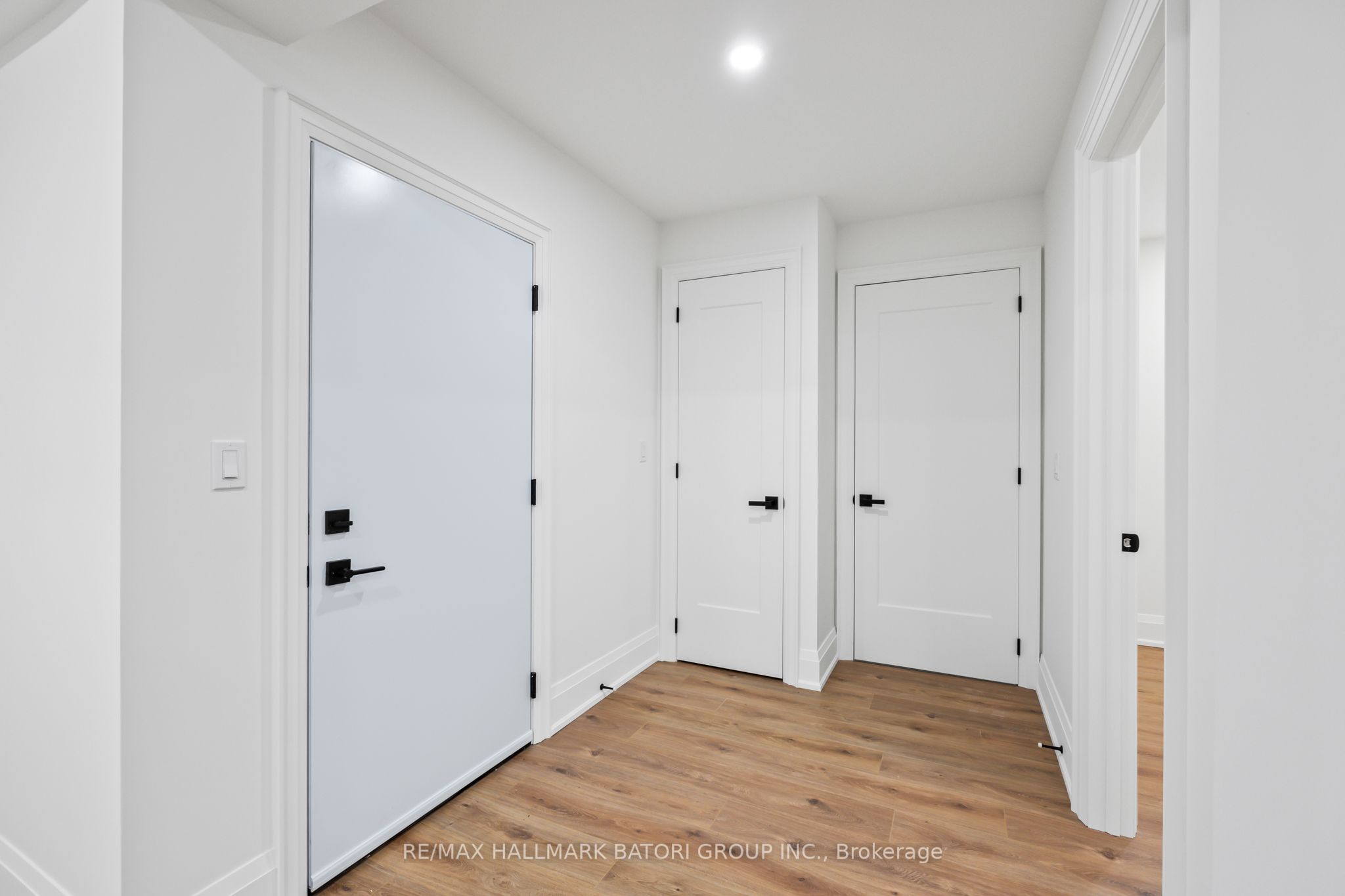 18 Keewatin Avenue Lower Property Photo 18