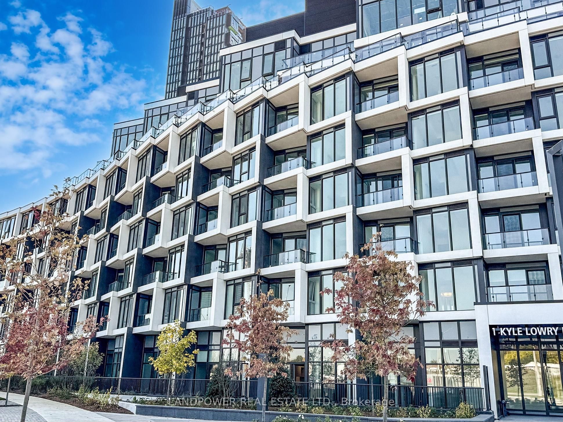 1 Kyle Lowry Road 604 Property Photo 4