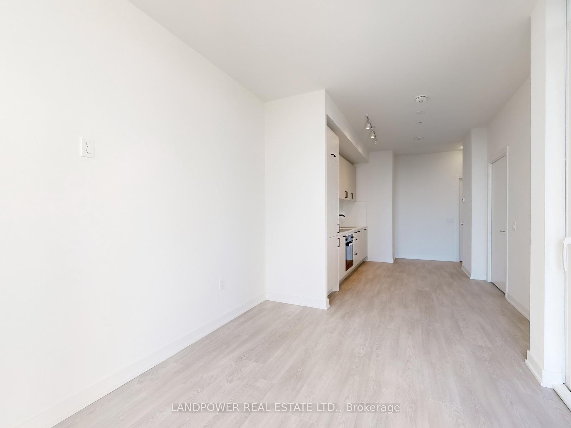 1 Kyle Lowry Road 604 Property Photo 14