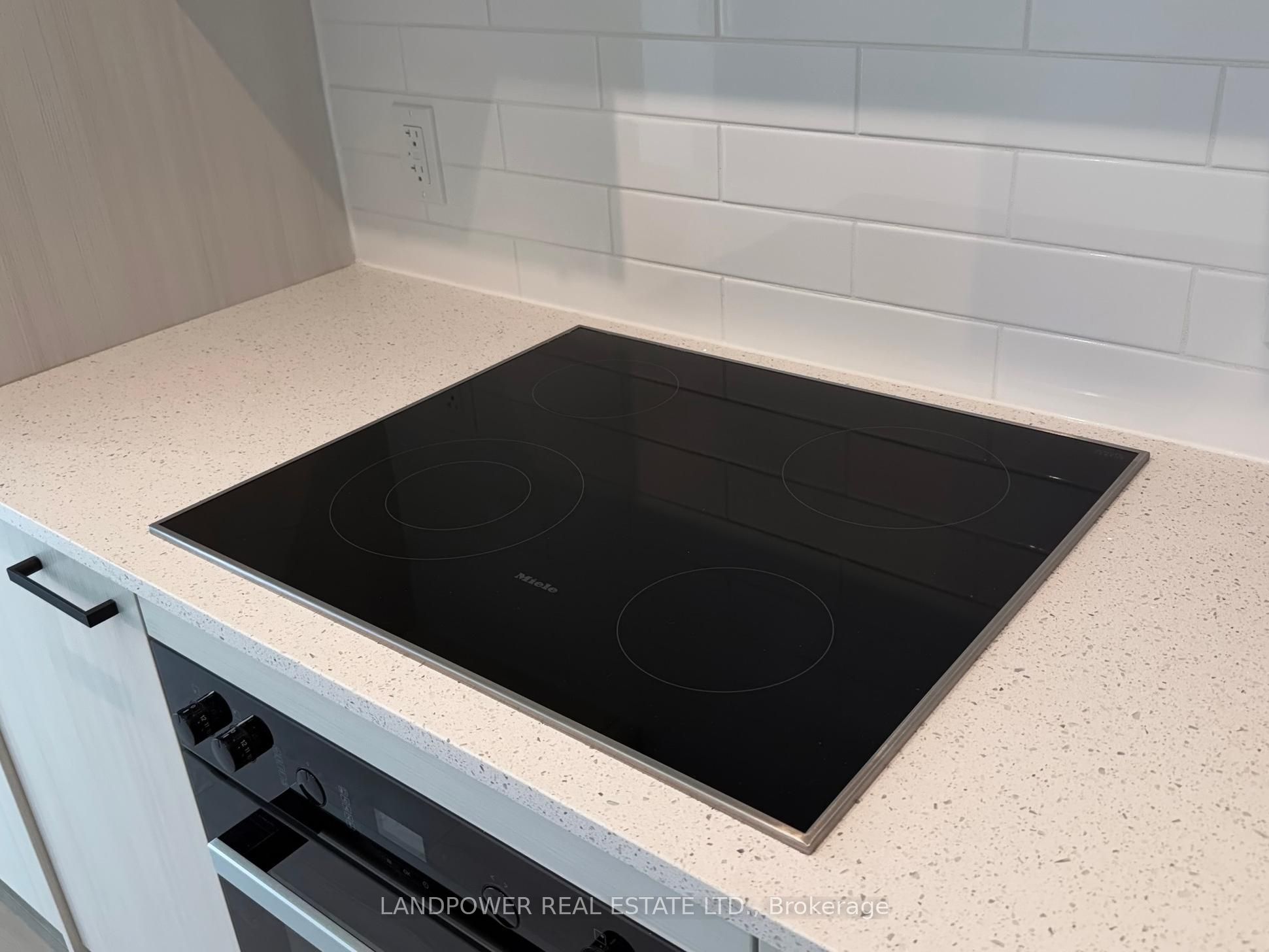 1 Kyle Lowry Road 604 Property Photo 18