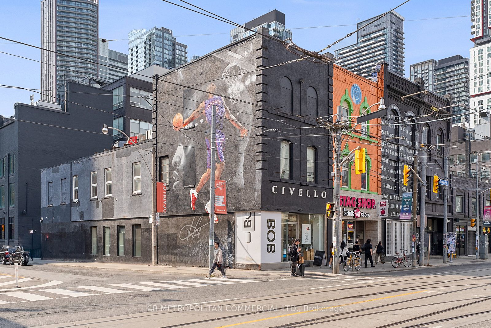 269 Queen Street W Property Photo 3