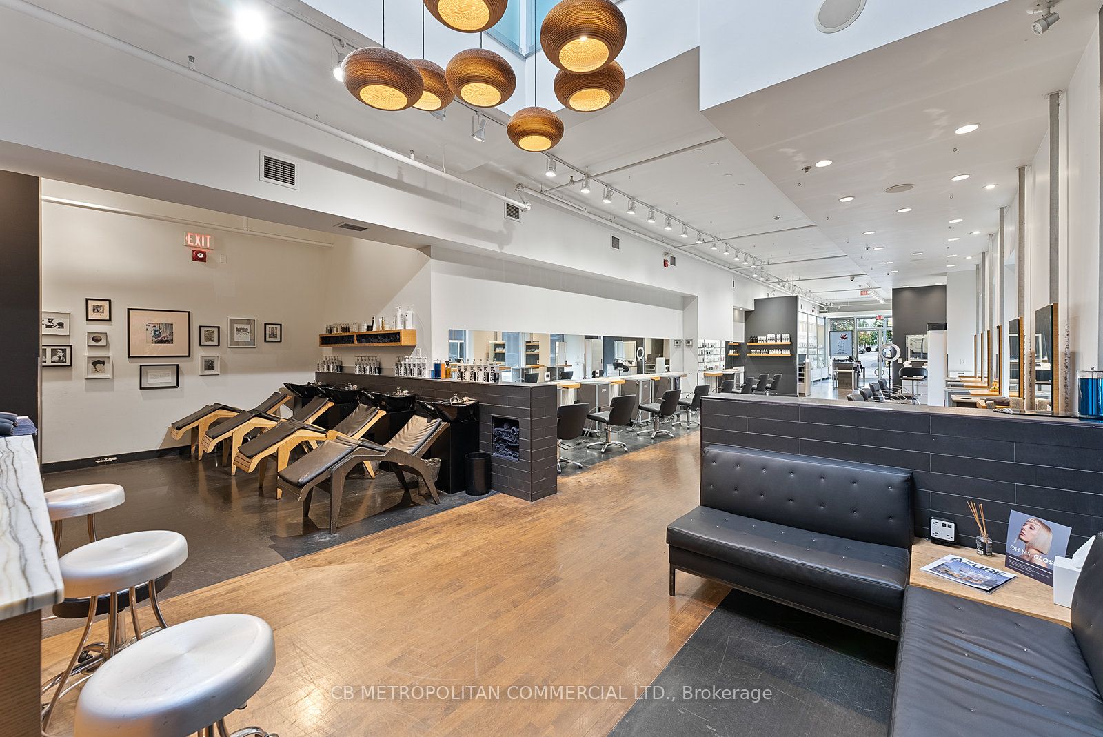 269 Queen Street W Property Photo 12