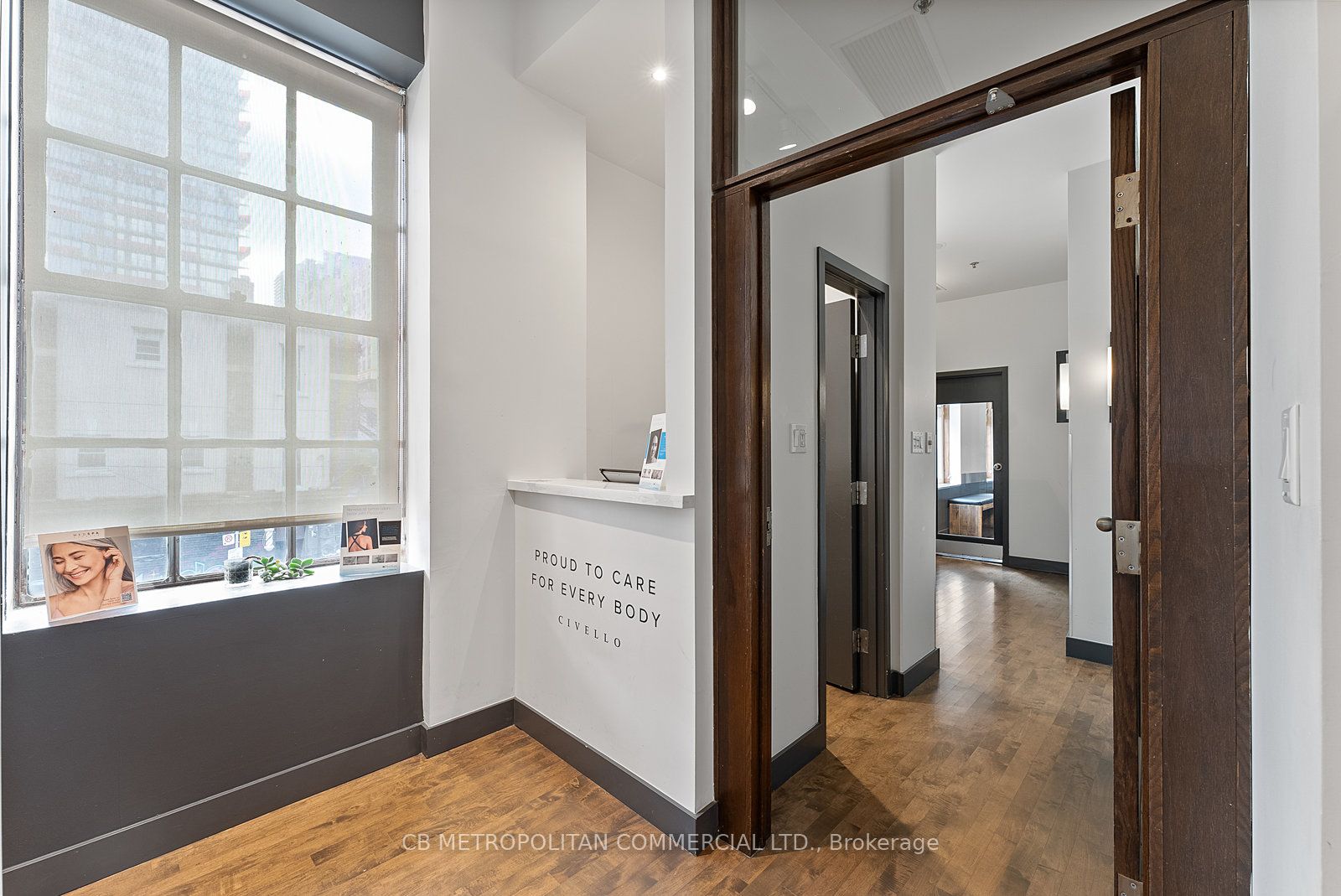 269 Queen Street W Property Photo 17