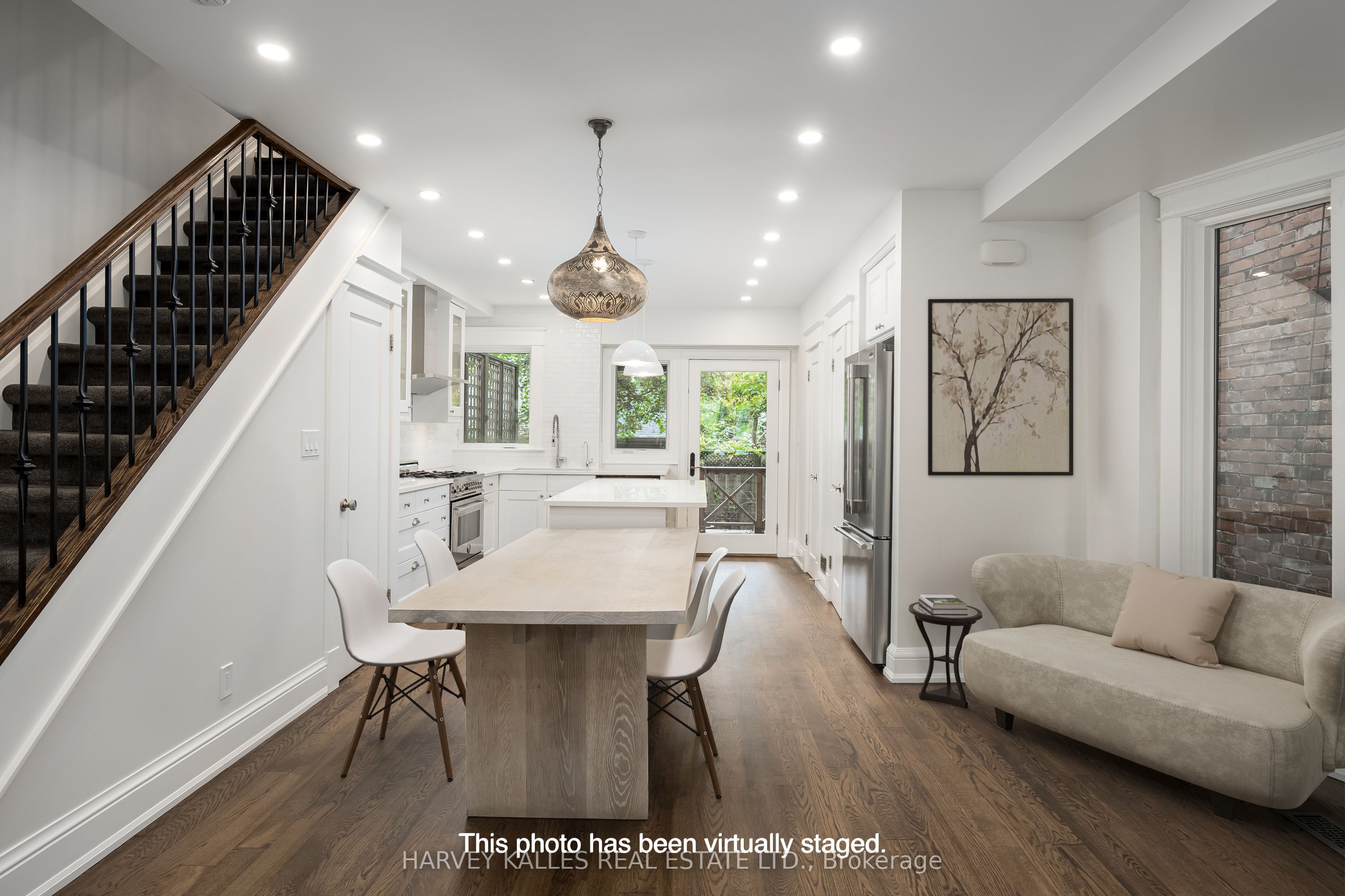 211 Cottingham Street Property Photo 9