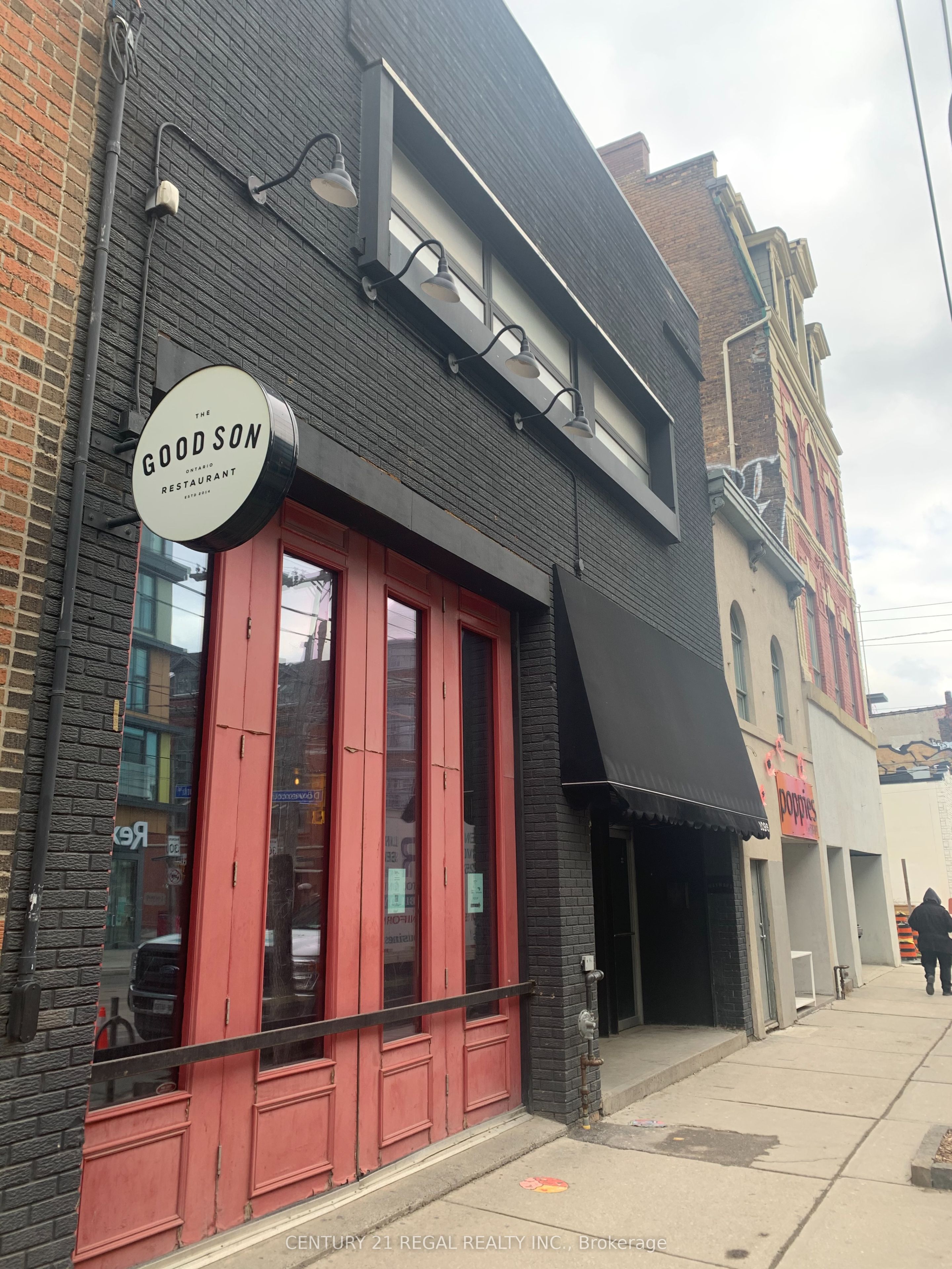 1096 Queen Street W Property Photo 1