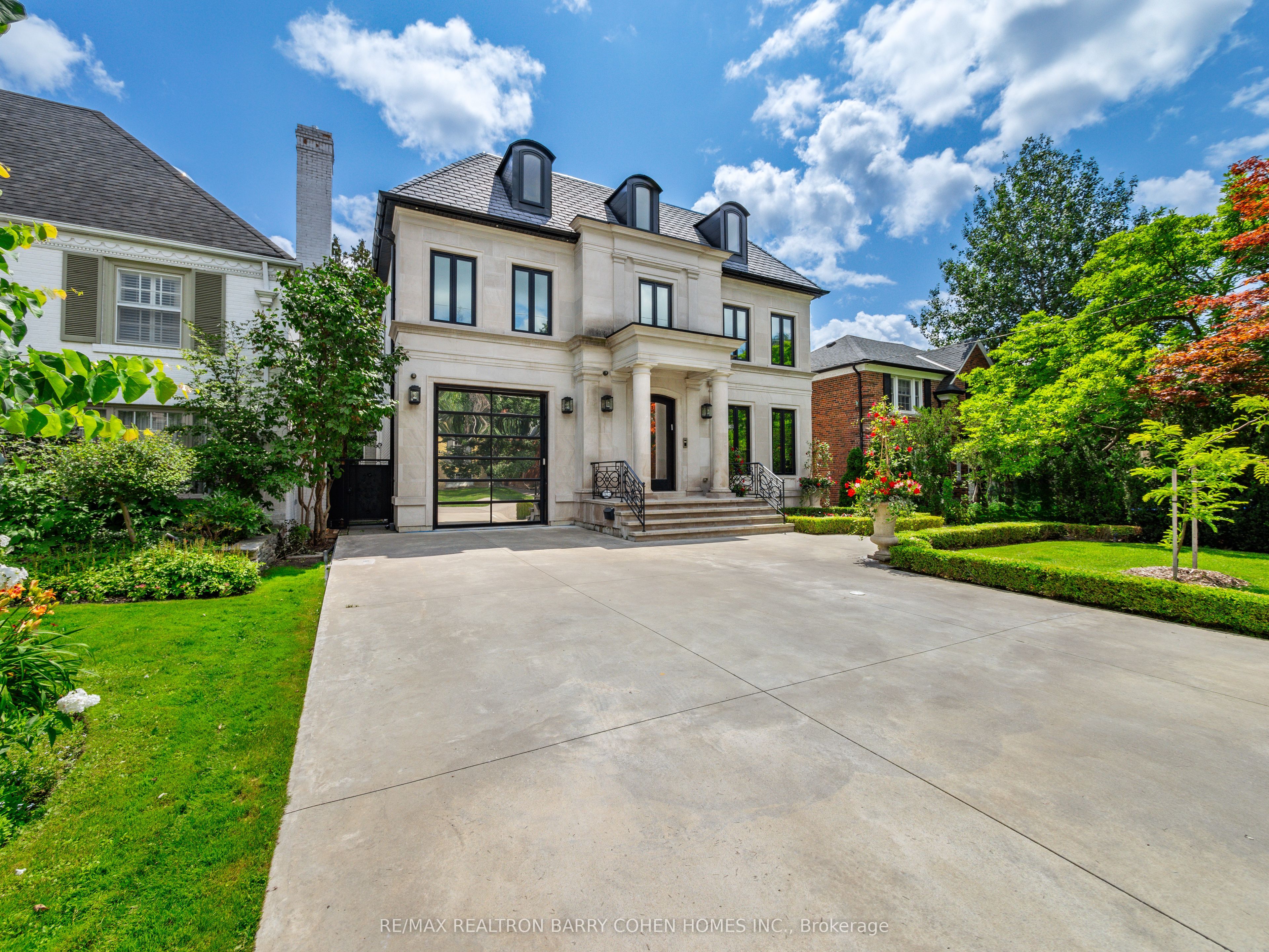 327 Cortleigh Boulevard Property Photo 1