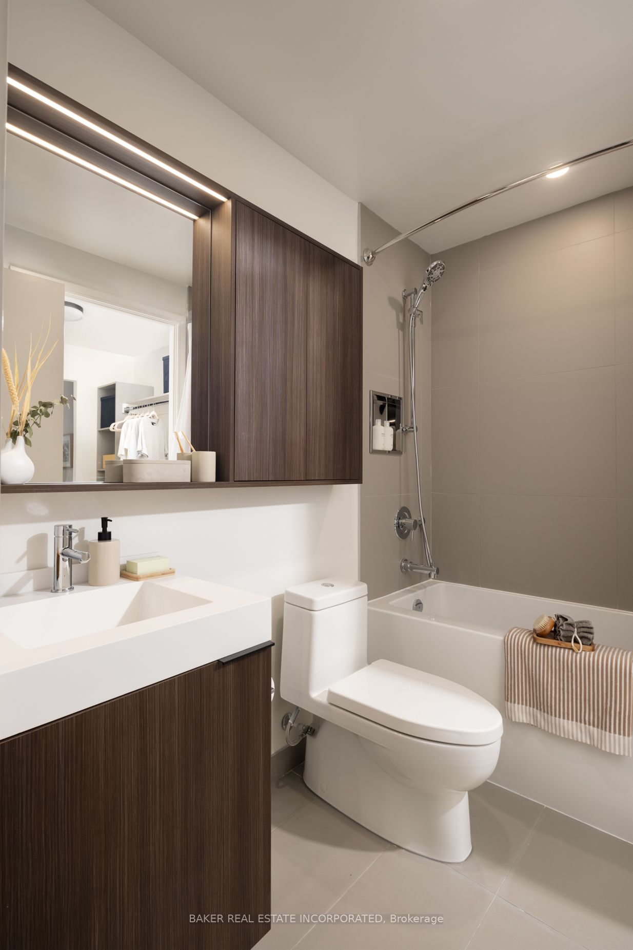 100 Mill Street 517 Property Photo 4