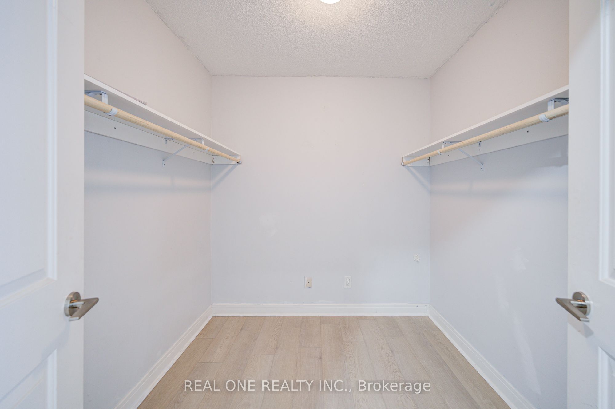 C12455838 Property Photo 12