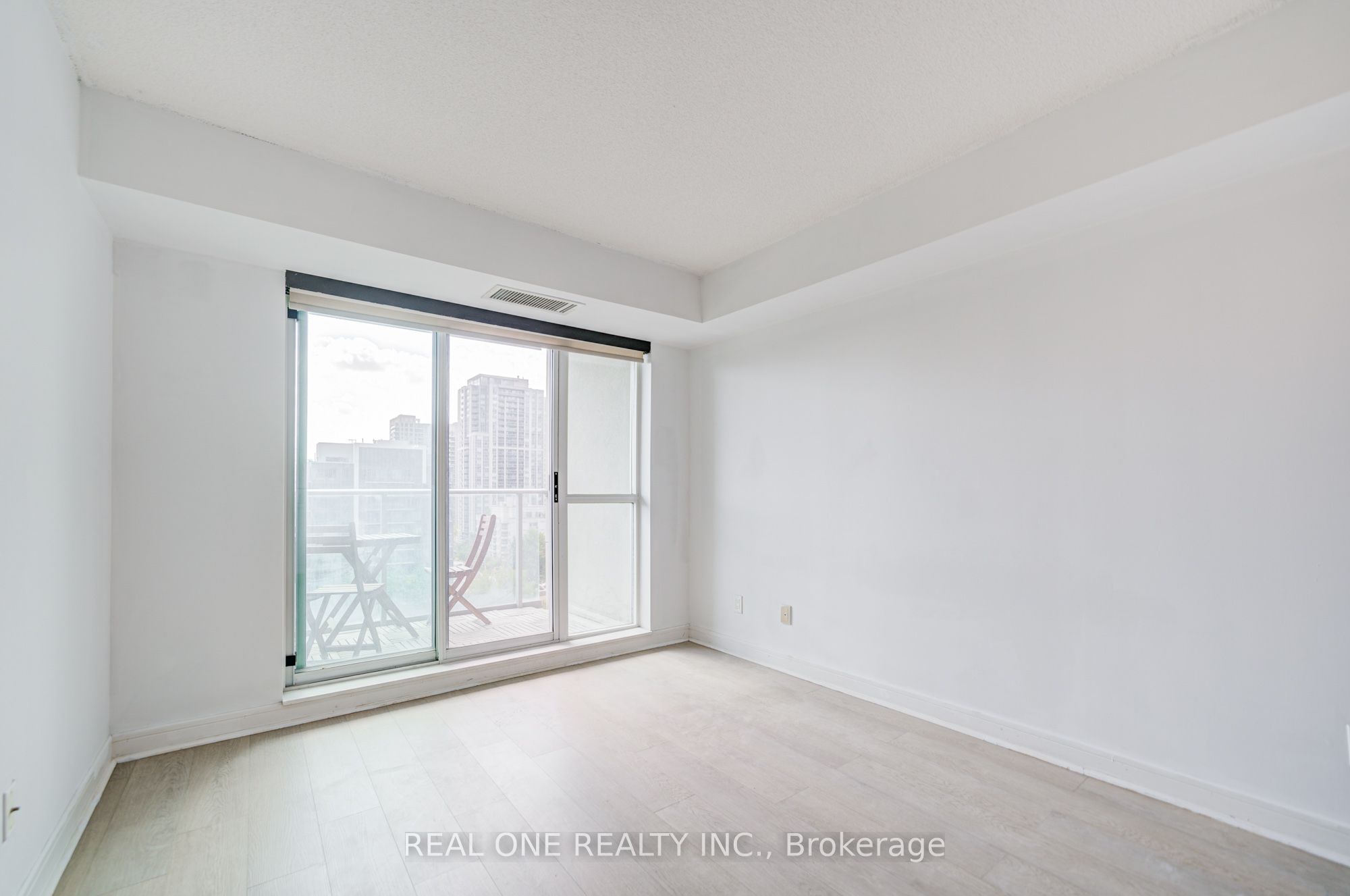 C12455838 Property Photo 23