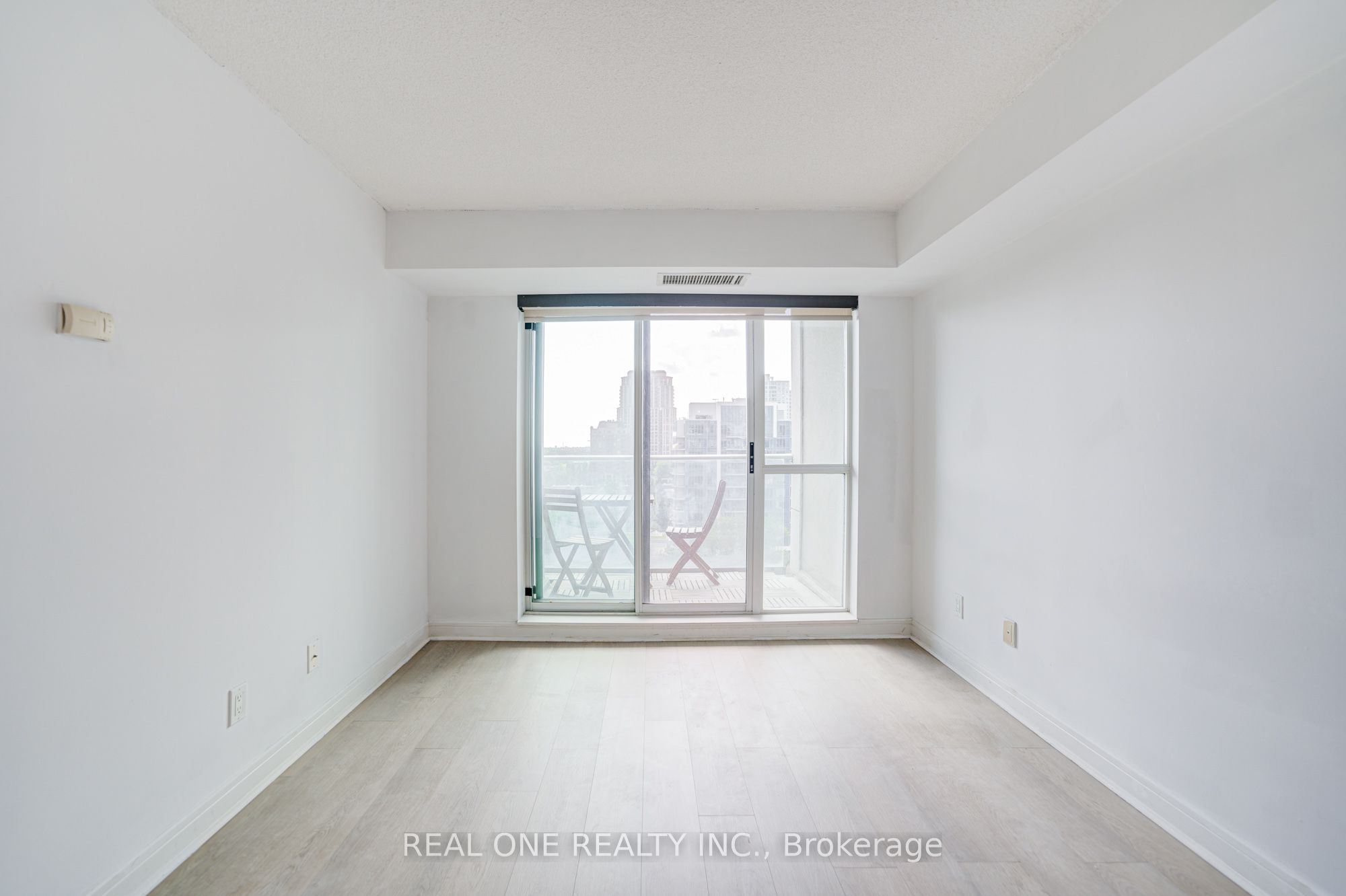 C12455838 Property Photo 24