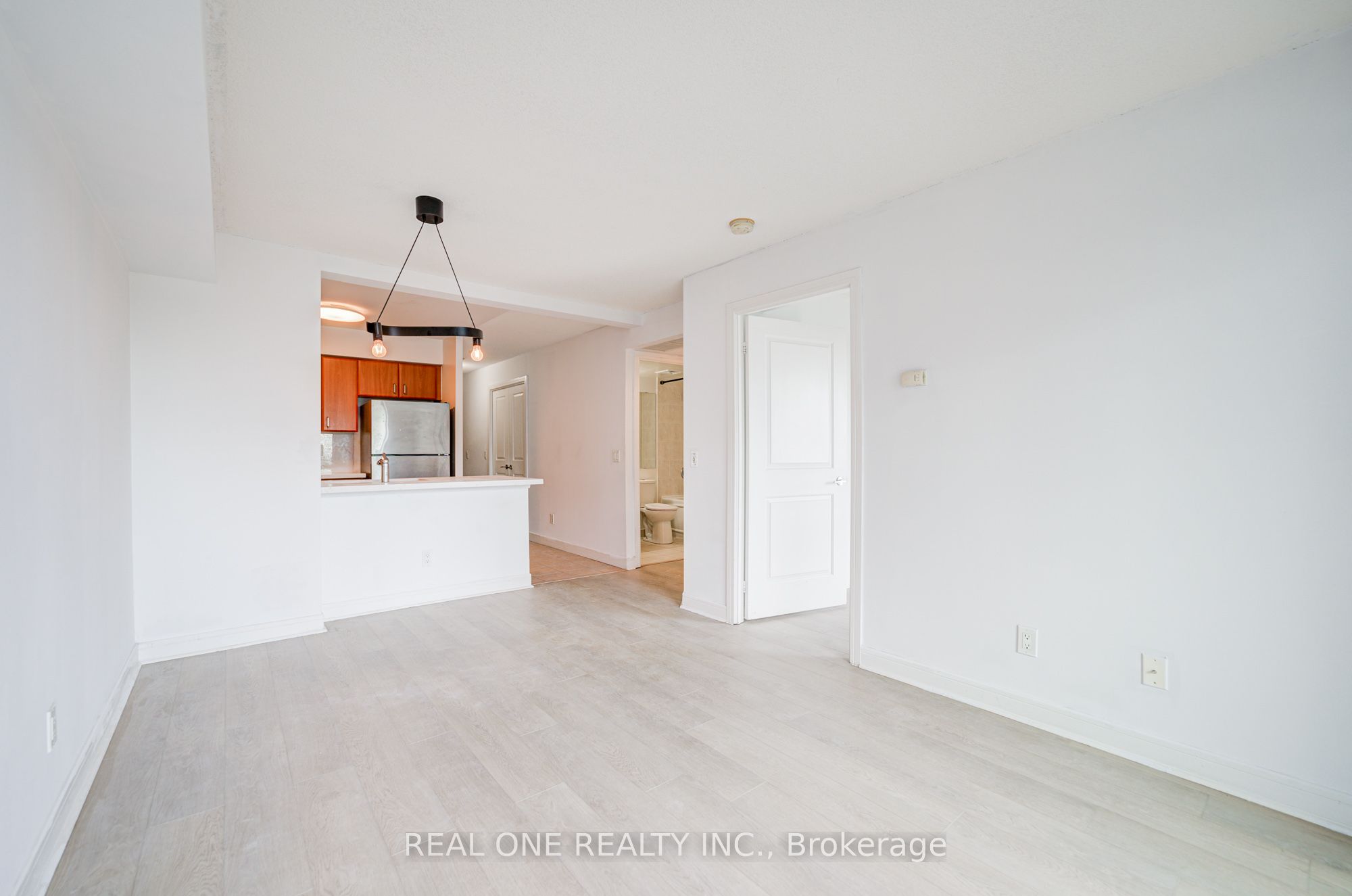 C12455838 Property Photo 26