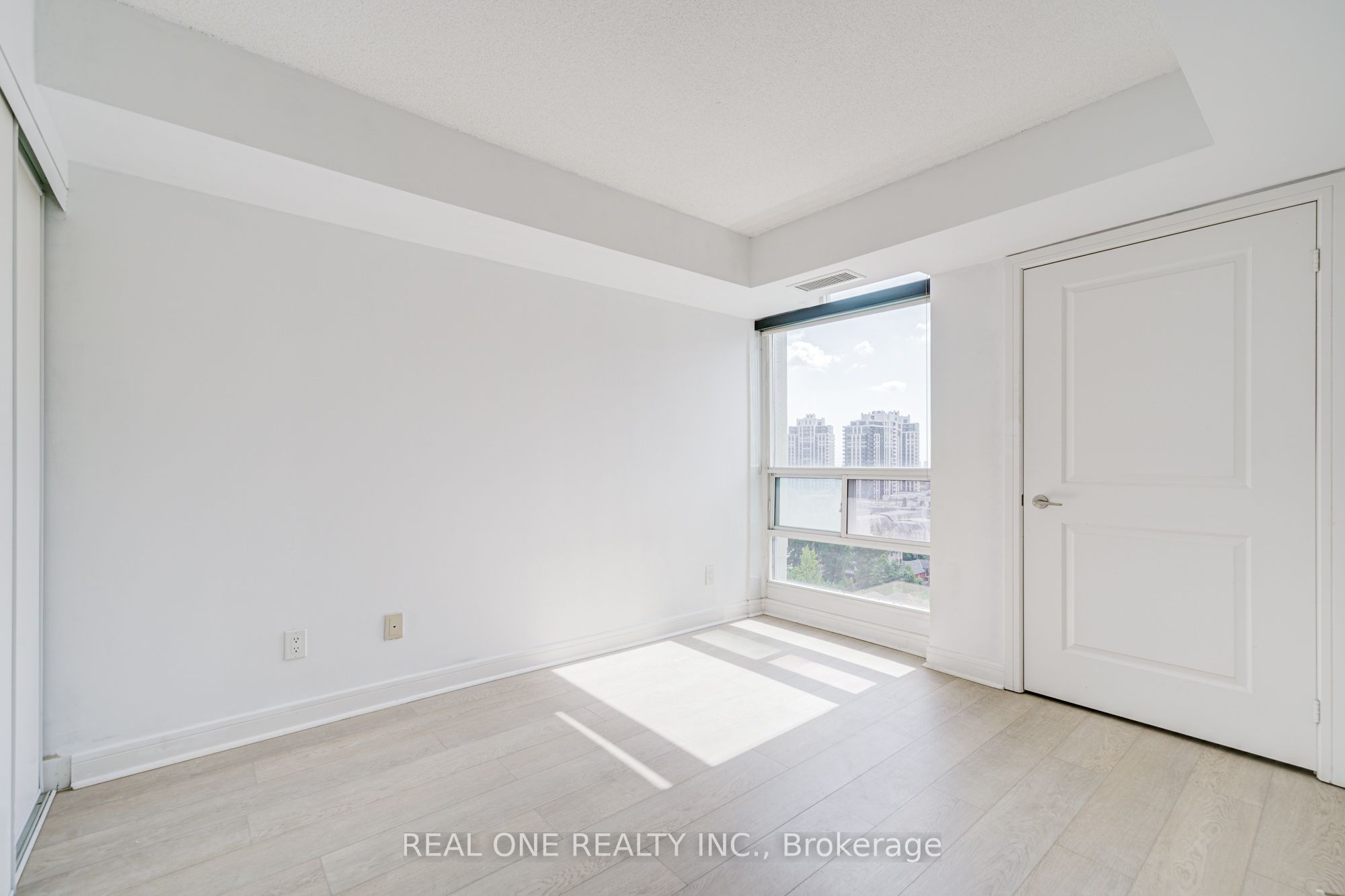 C12455838 Property Photo 31