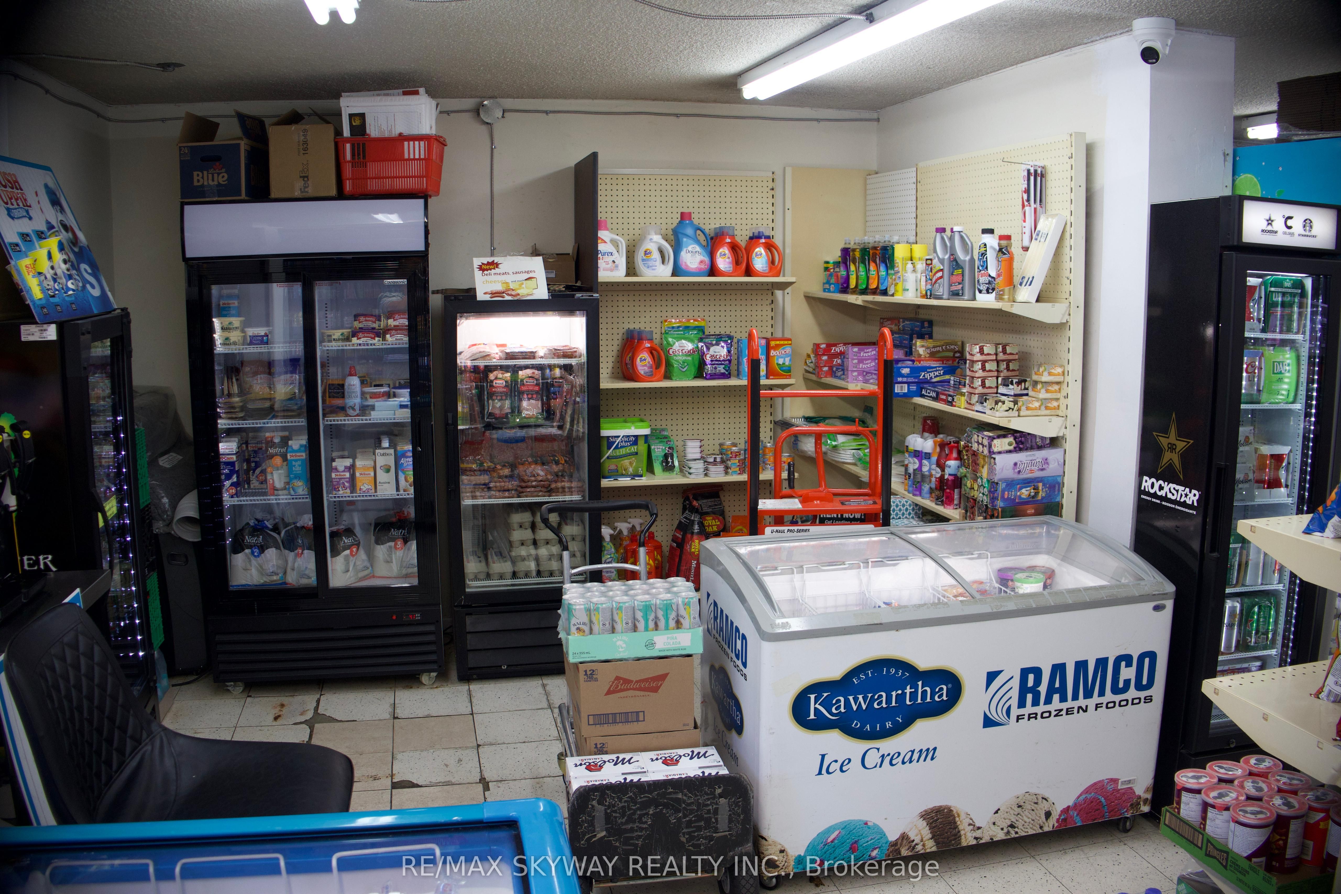 5 Old Sheppard Avenue 108 Property Photo 3