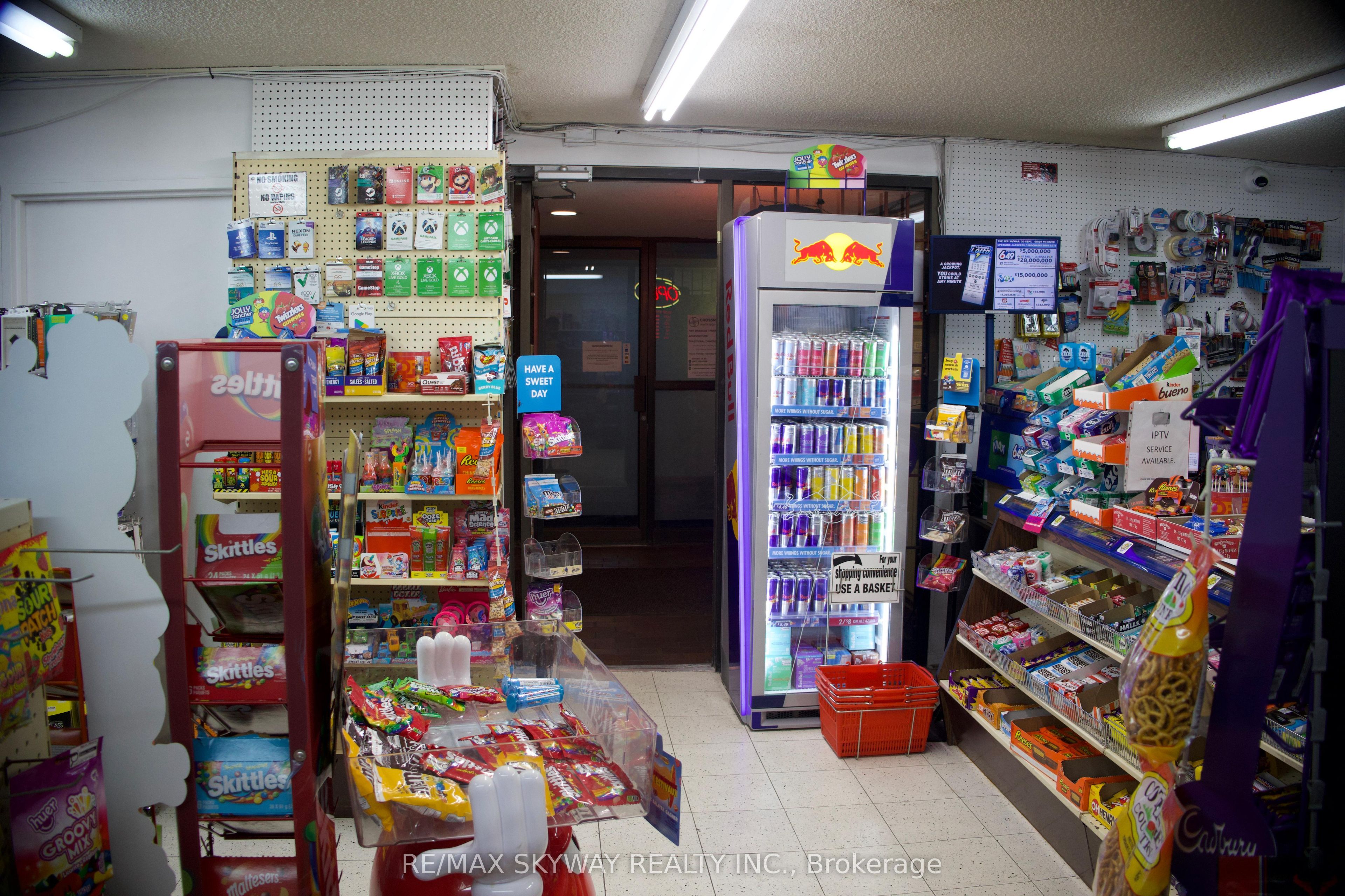 5 Old Sheppard Avenue 108 Property Photo 8