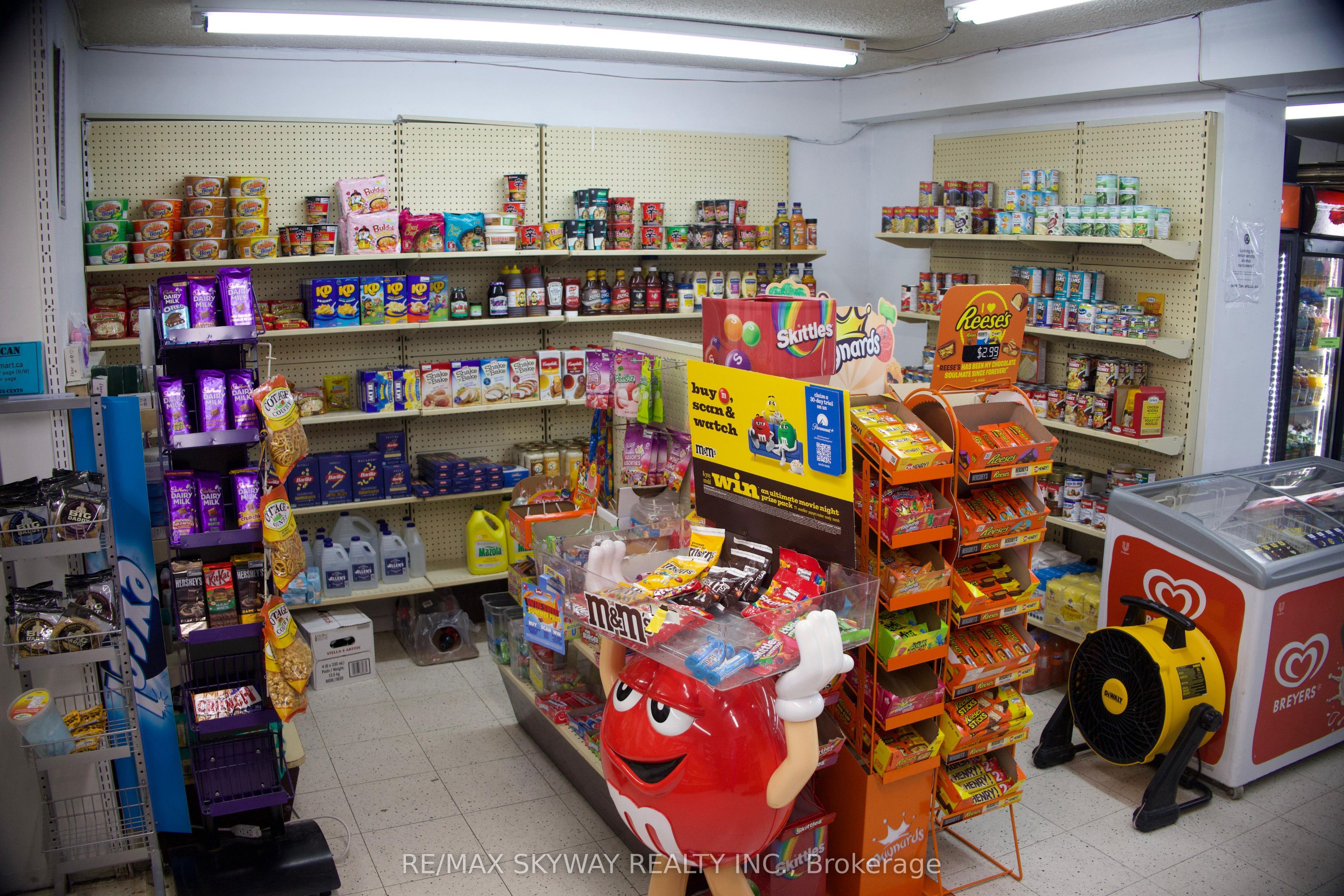 5 Old Sheppard Avenue 108 Property Photo 9