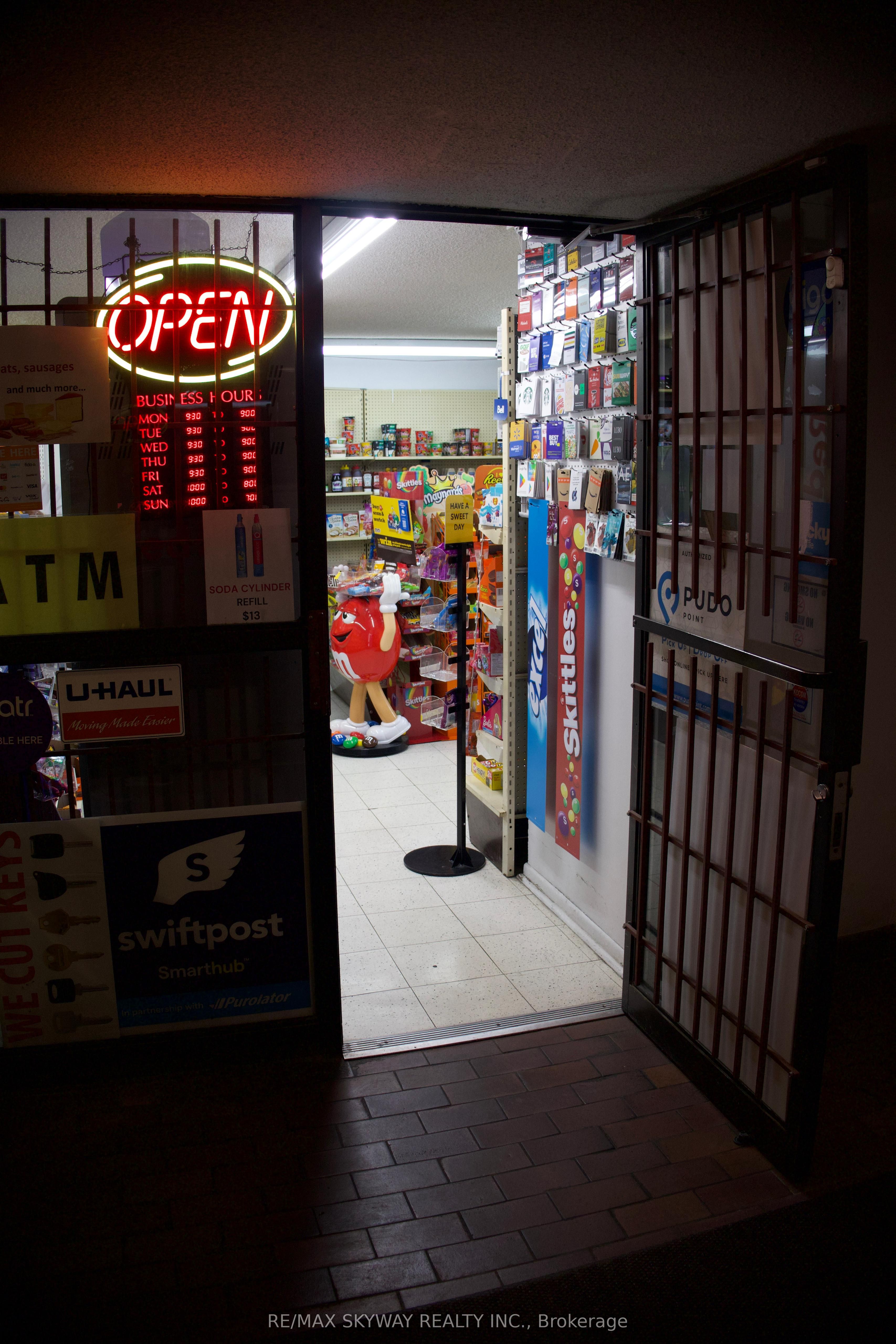 5 Old Sheppard Avenue 108 Property Photo 11