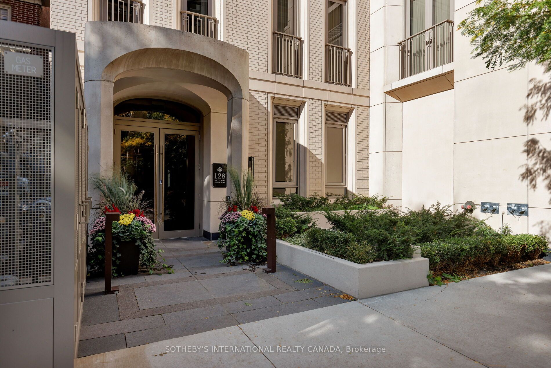 128 Hazelton Avenue 301 Property Photo 3