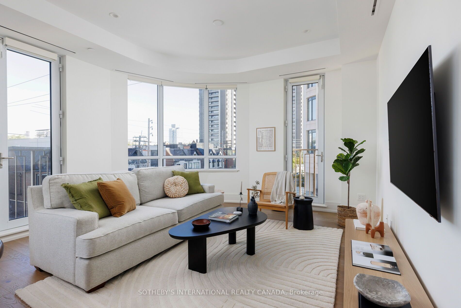 128 Hazelton Avenue 301 Property Photo 8