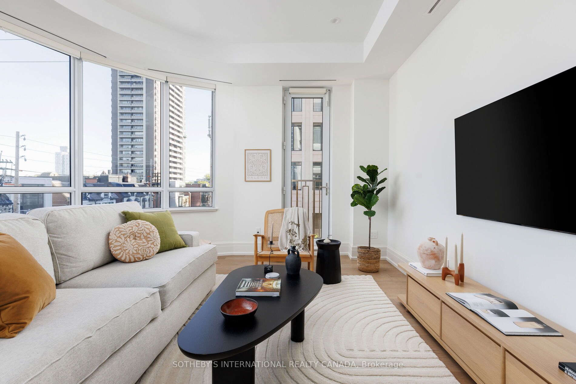 128 Hazelton Avenue 301 Property Photo 9