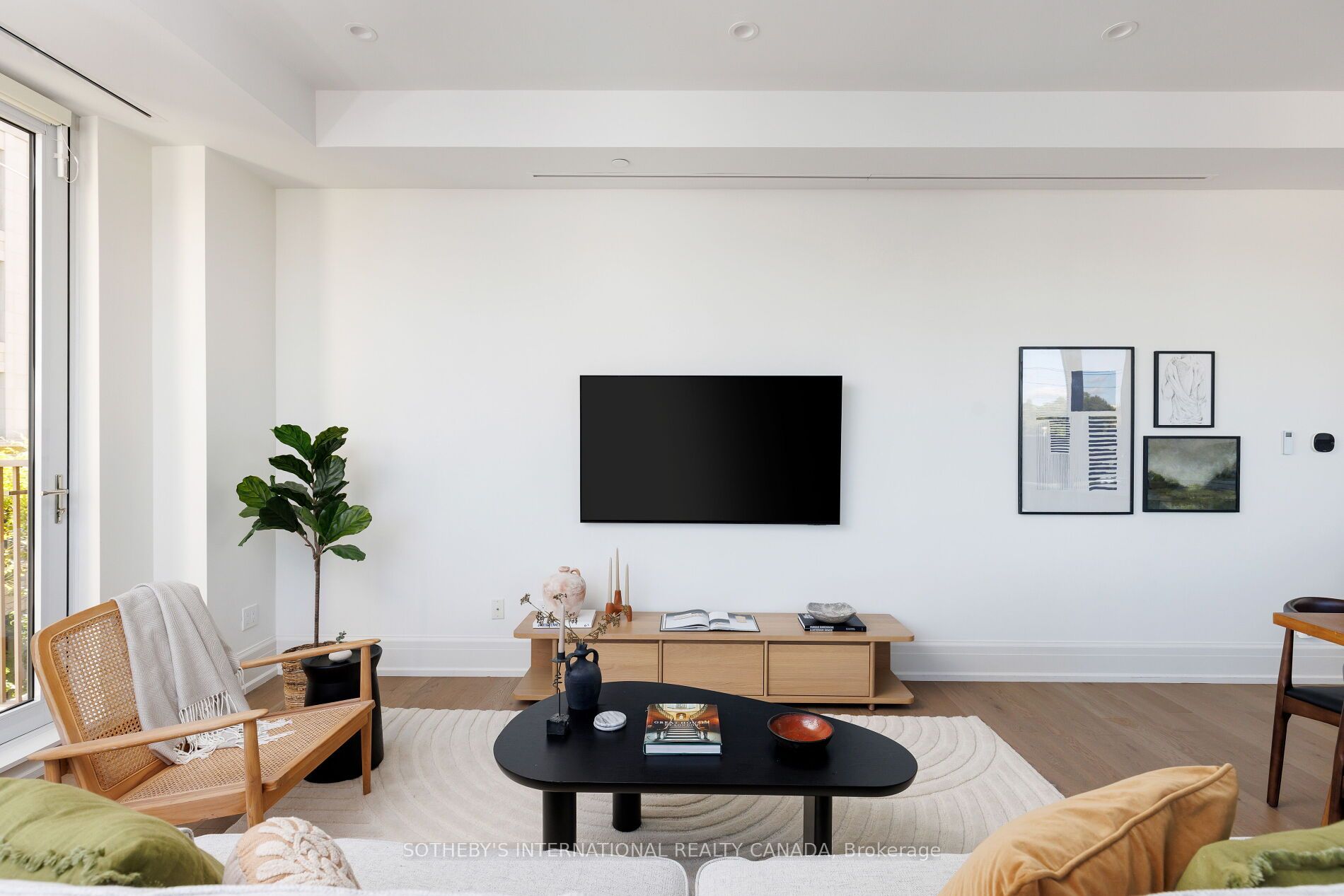 128 Hazelton Avenue 301 Property Photo 11