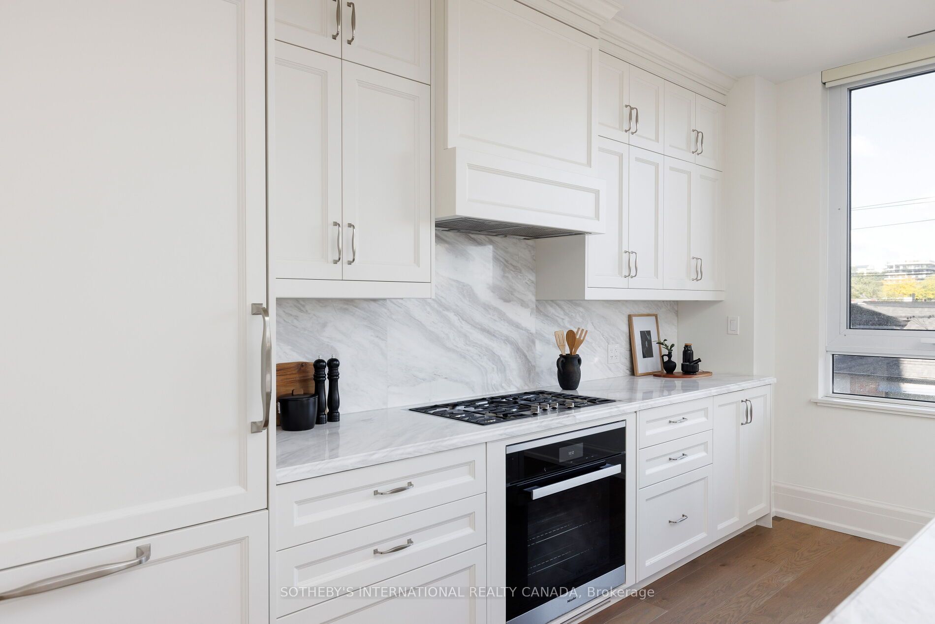 128 Hazelton Avenue 301 Property Photo 17