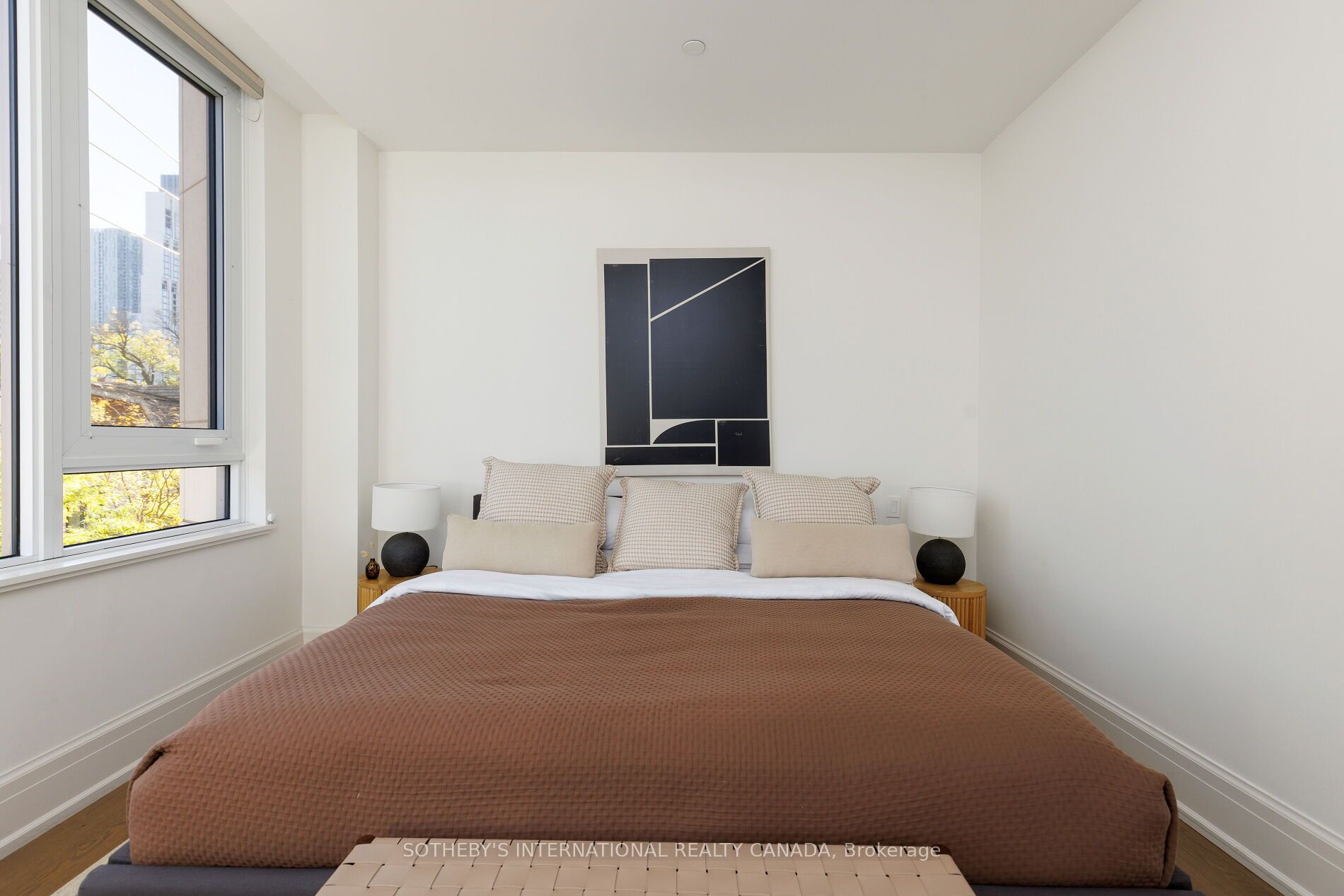 128 Hazelton Avenue 301 Property Photo 23