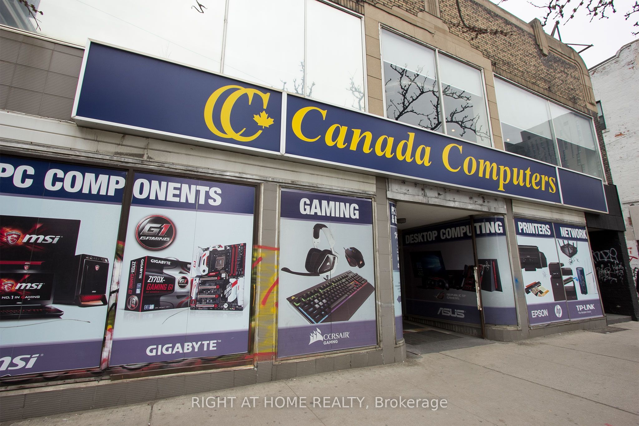 284 College Street Property Photo 1