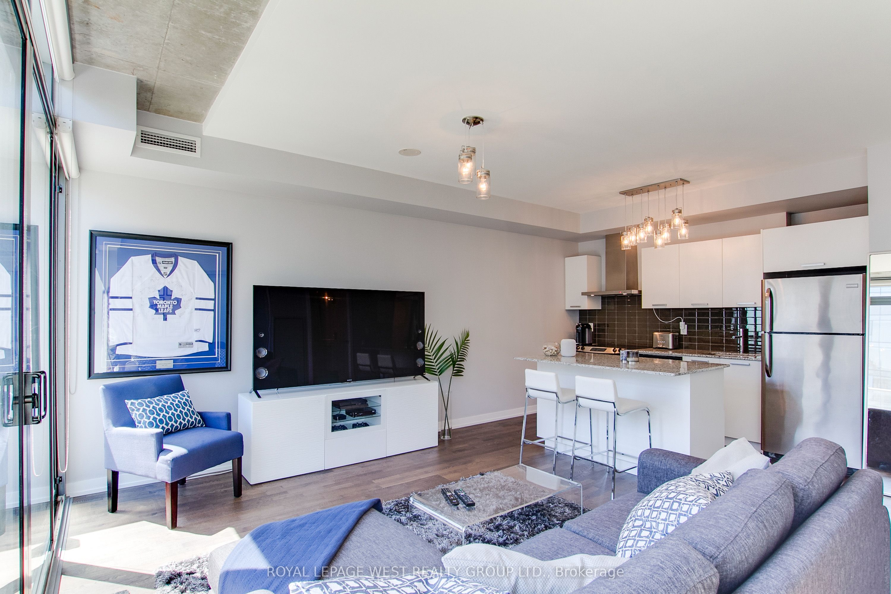 650 King Street W 907 Property Photo 6