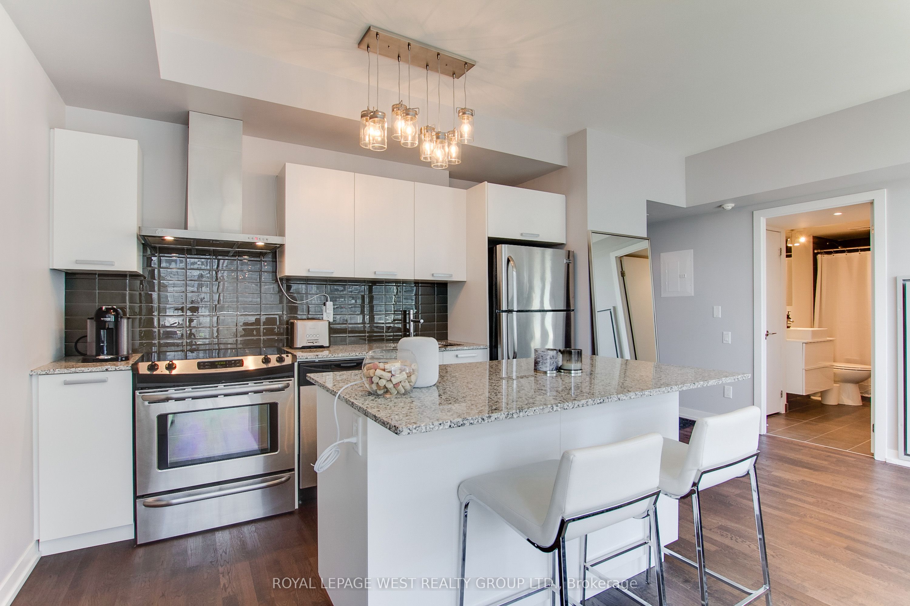 650 King Street W 907 Property Photo 7