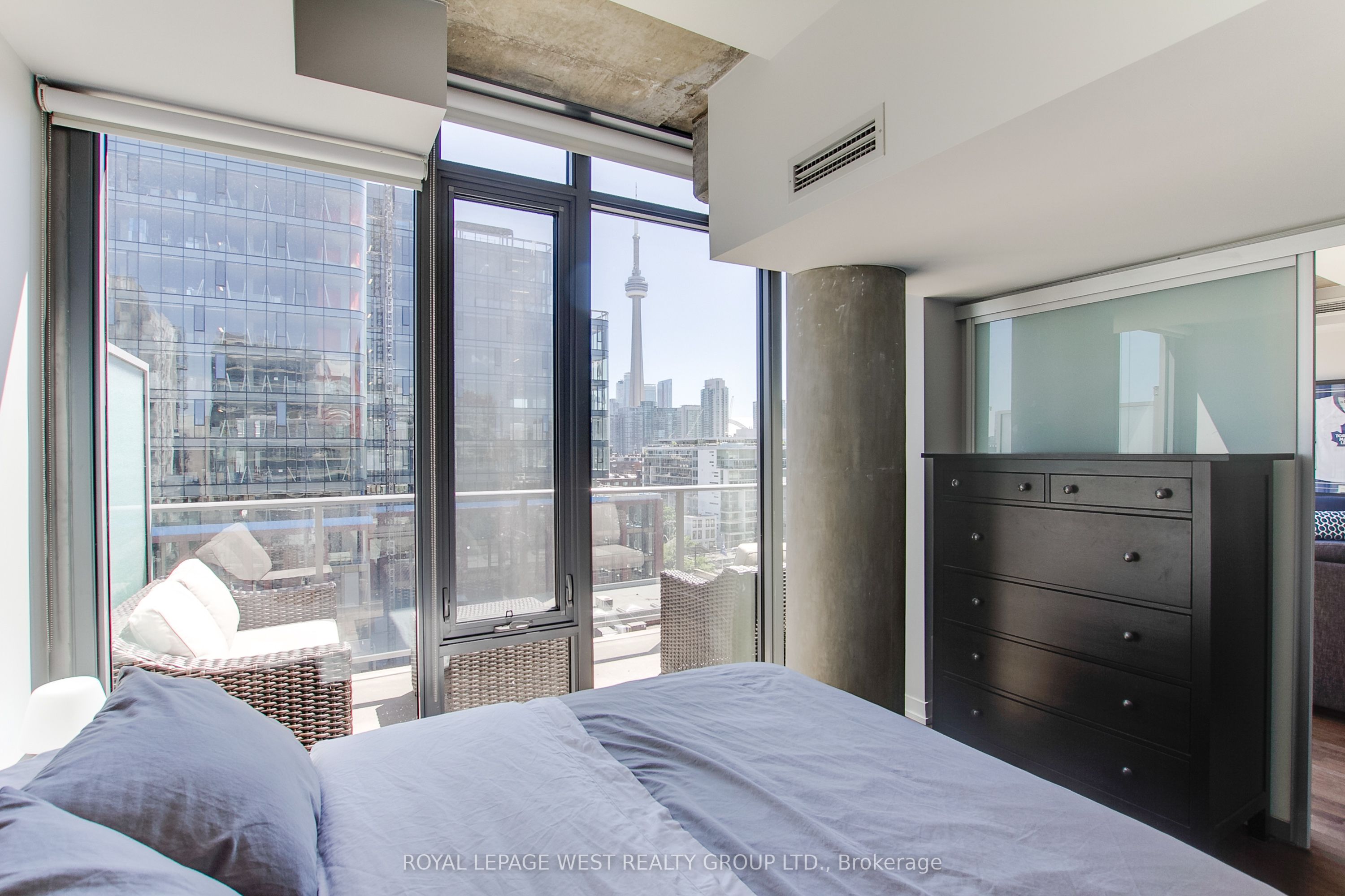 650 King Street W 907 Property Photo 11