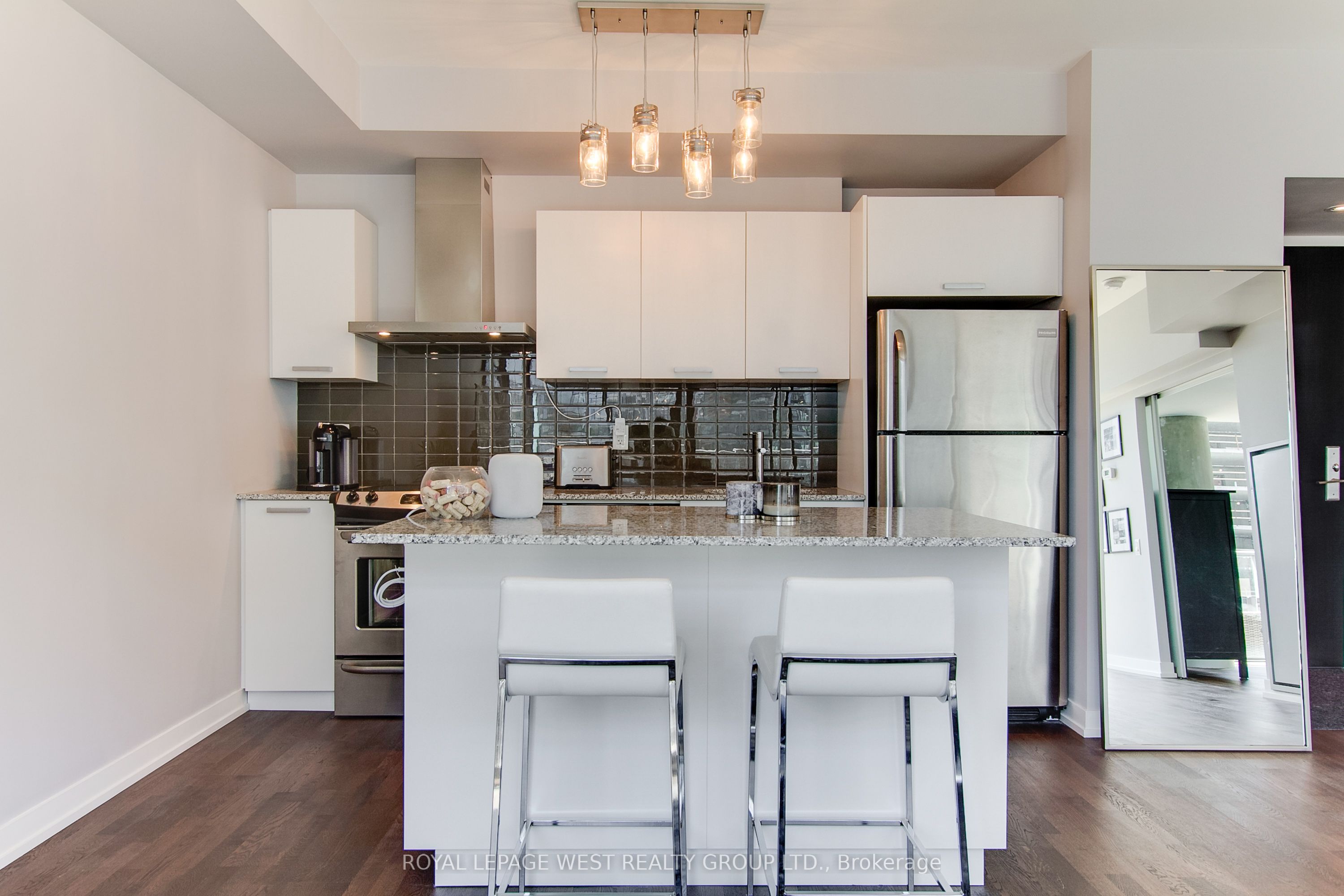 650 King Street W 907 Property Photo 13