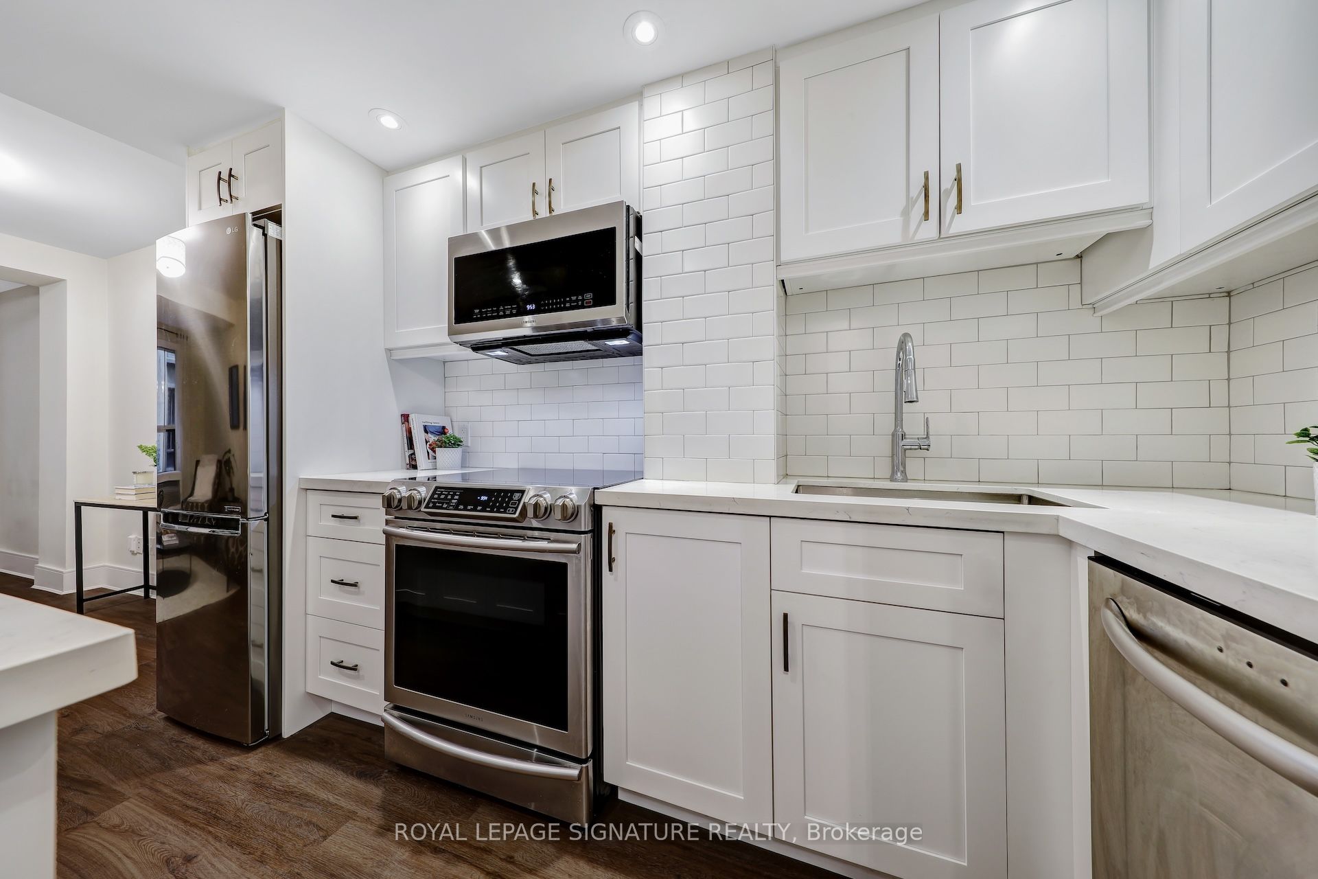 88 Charles Street E 310 Property Photo 1