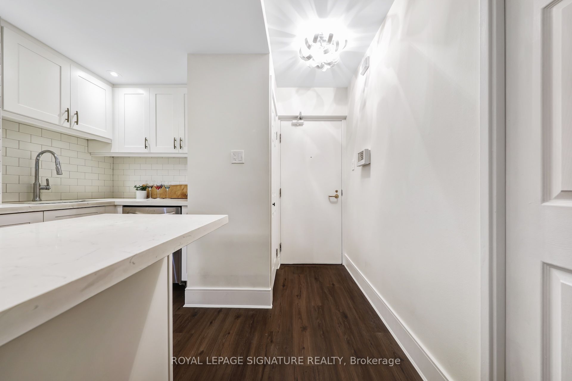 88 Charles Street E 310 Property Photo 4