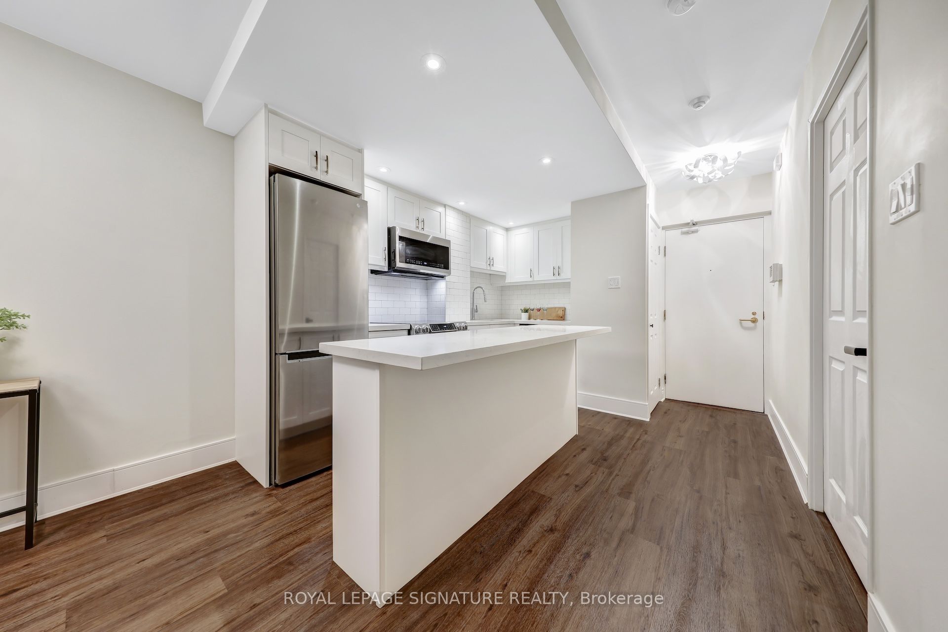 88 Charles Street E 310 Property Photo 6