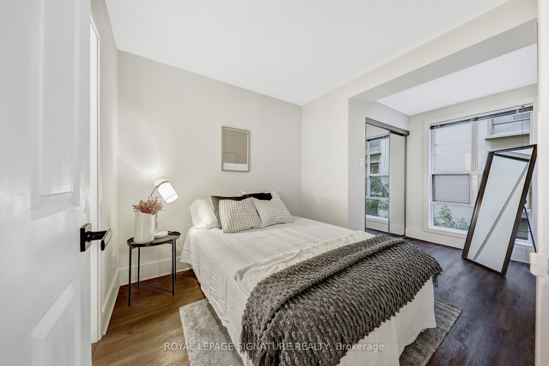 88 Charles Street E 310 Property Photo 16