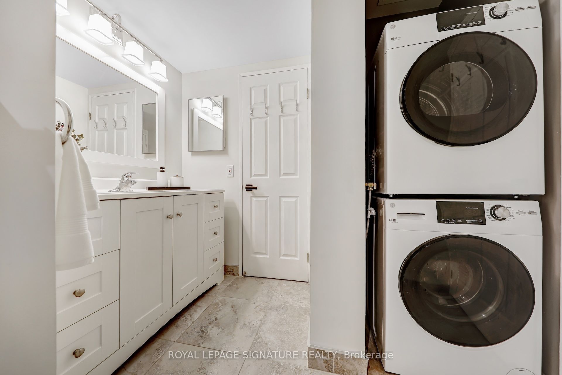 88 Charles Street E 310 Property Photo 20