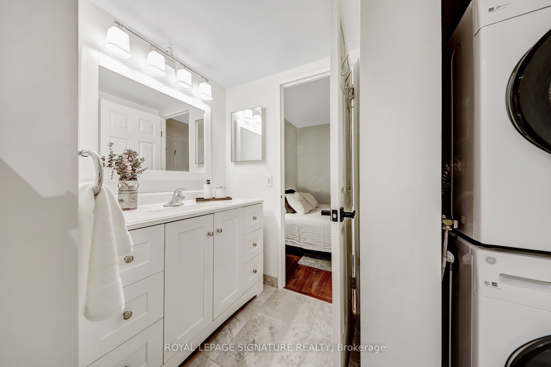 88 Charles Street E 310 Property Photo 23