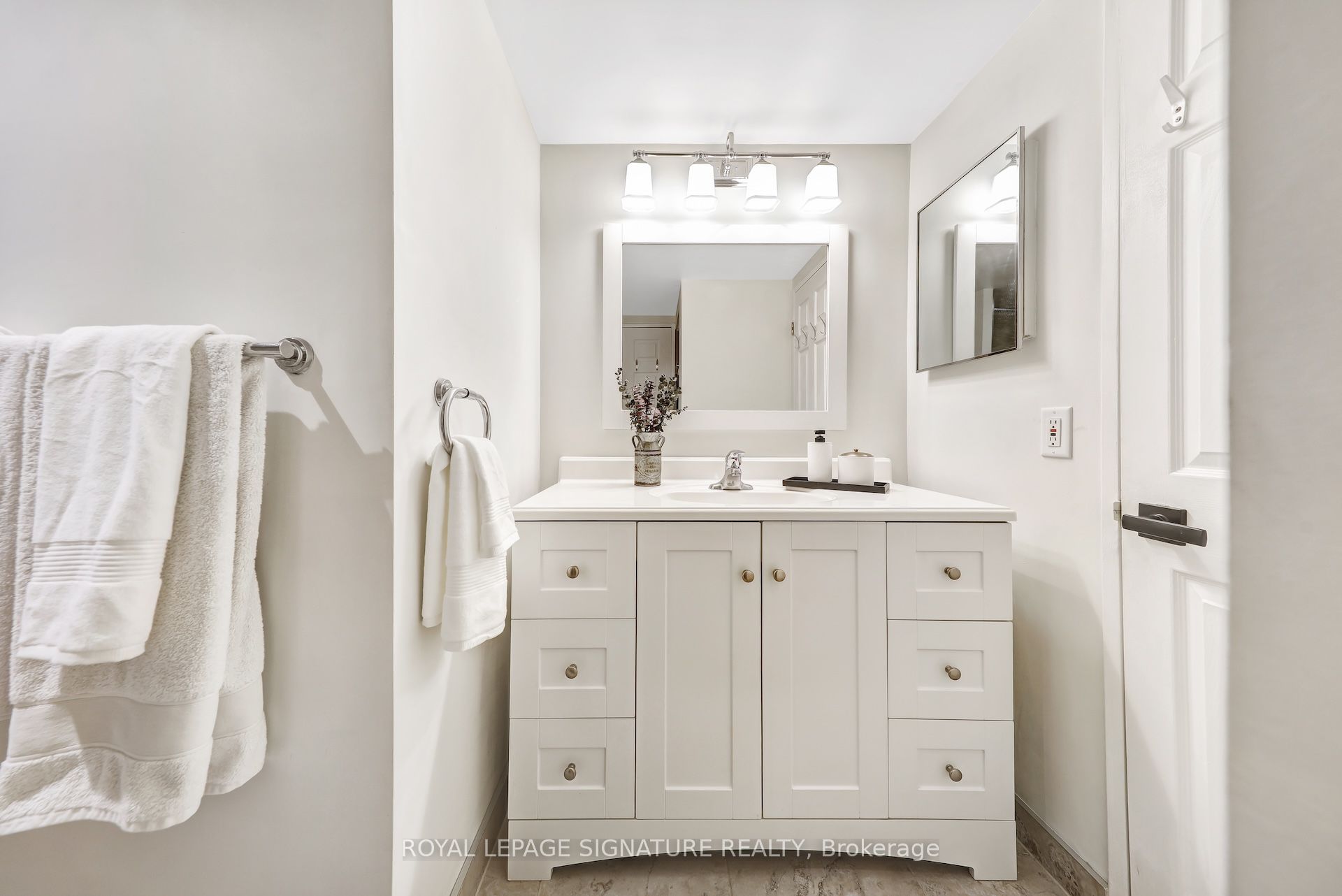 88 Charles Street E 310 Property Photo 24