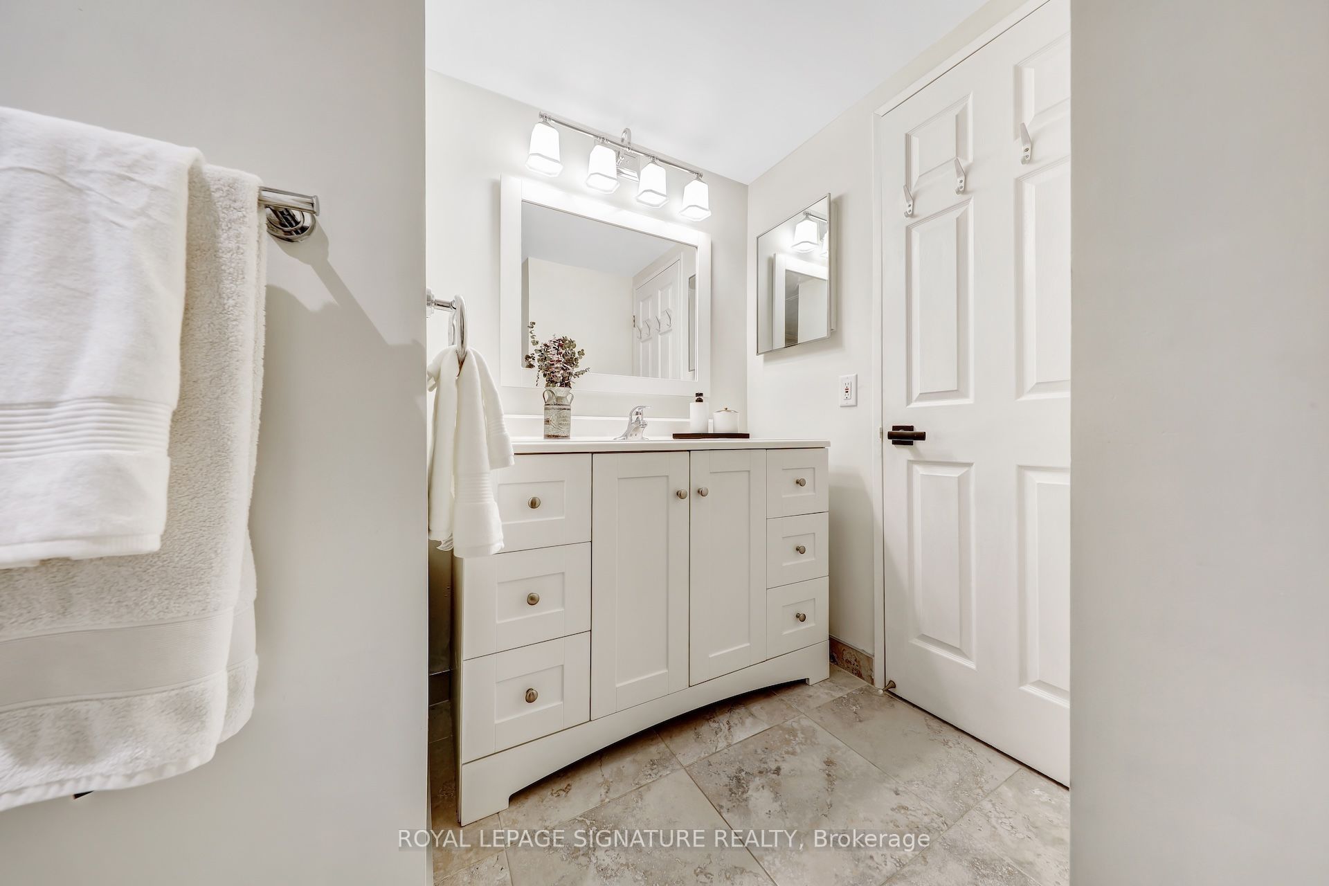 88 Charles Street E 310 Property Photo 25