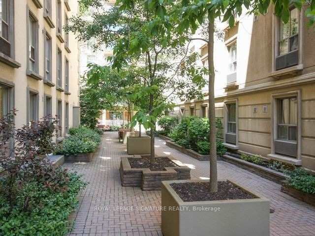 88 Charles Street E 310 Property Photo 28