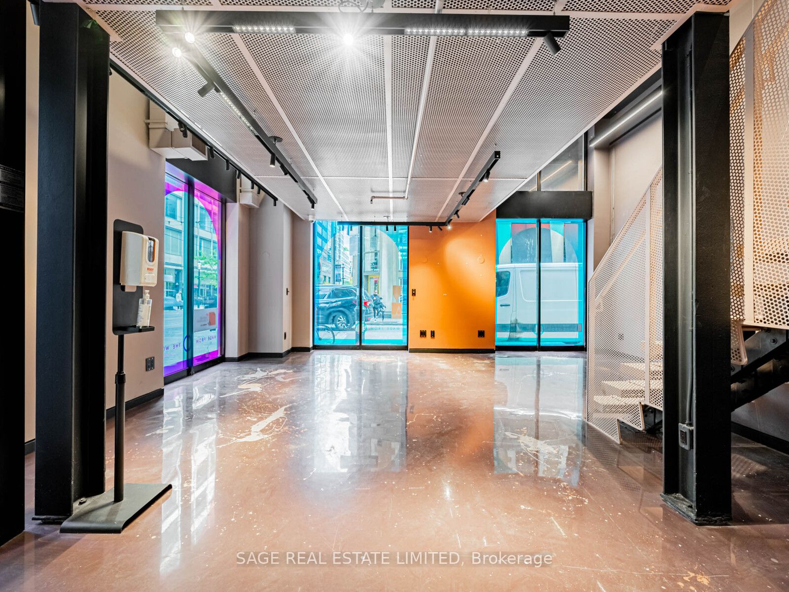 11 King Street E Property Photo 7