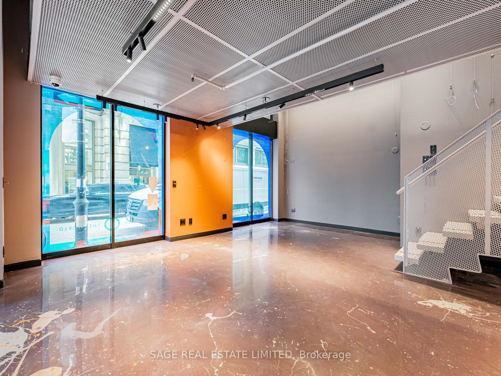 11 King Street E Property Photo 8