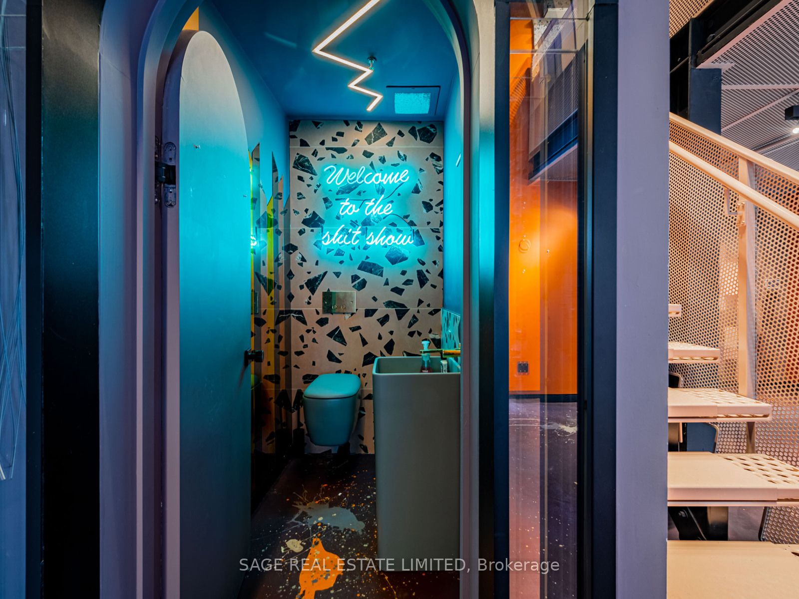 11 King Street E Property Photo 12