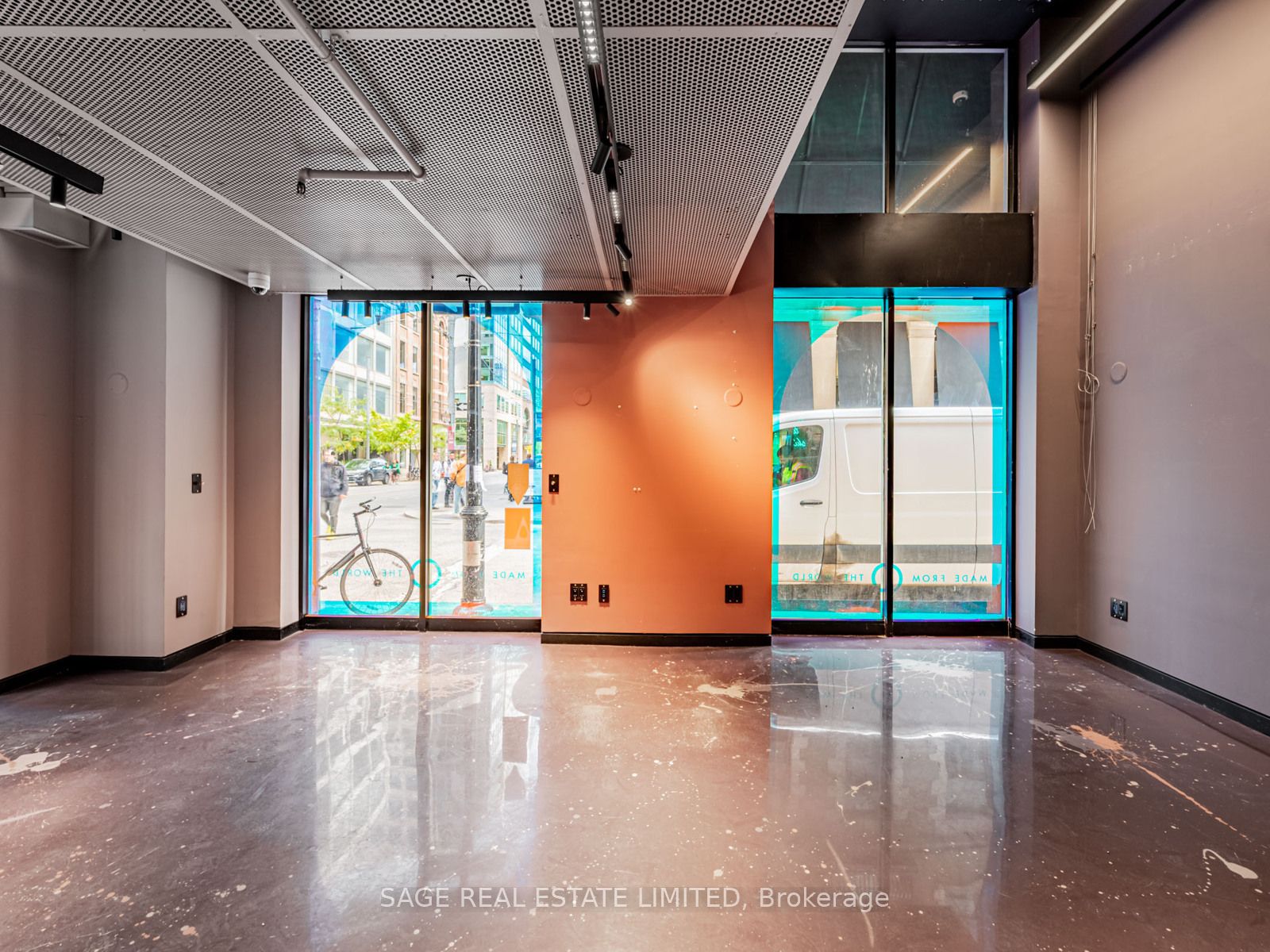 11 King Street E Property Photo 13