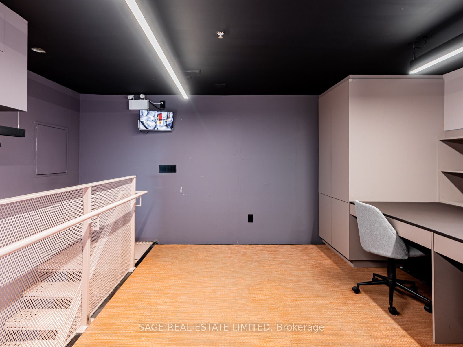 11 King Street E Property Photo 22