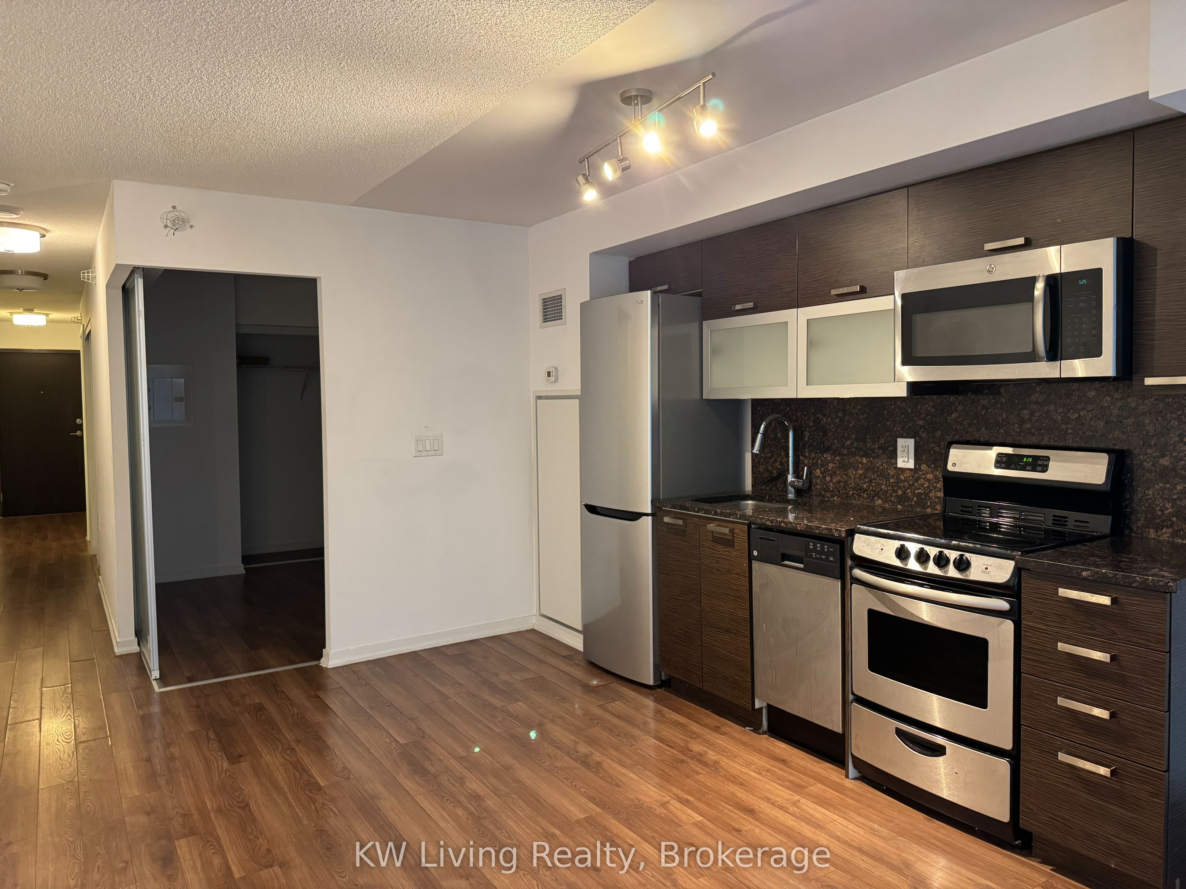 36 Lisgar Street 207 Property Photo 1